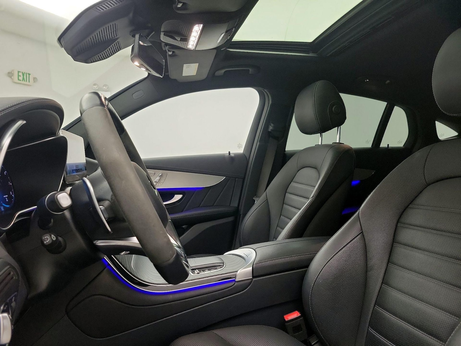 Sunroof(s) & Overhead Airbags