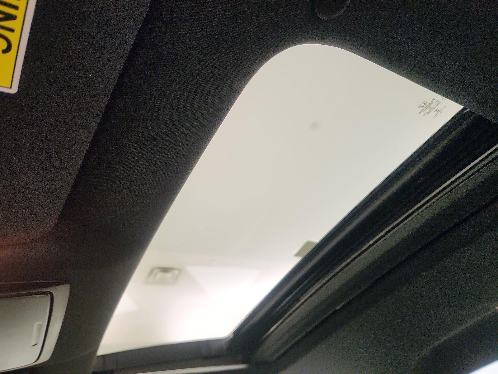 Sunroof(s) & Overhead Airbags