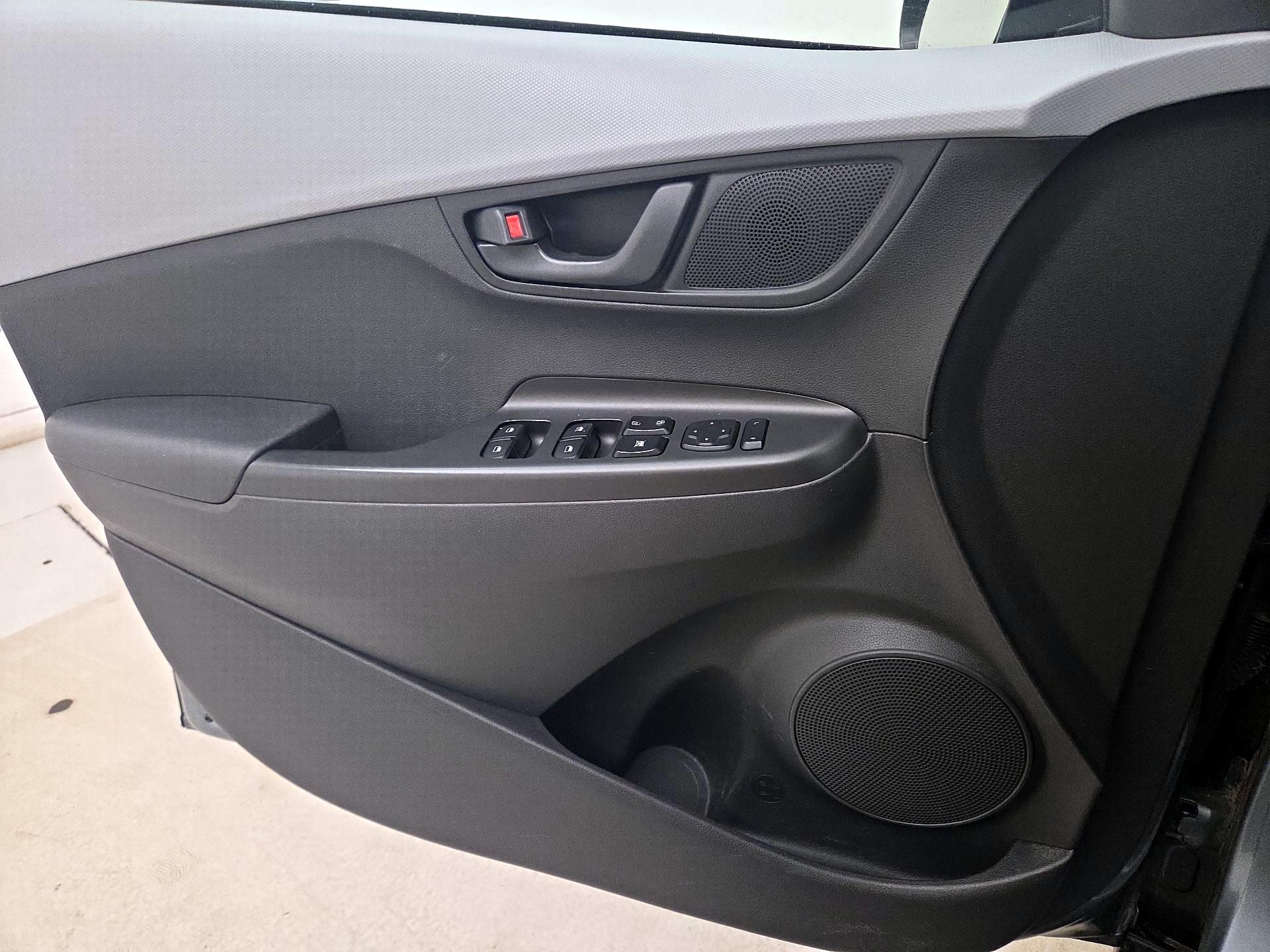 Thumbnail: 2020 Hyundai Kona - 12