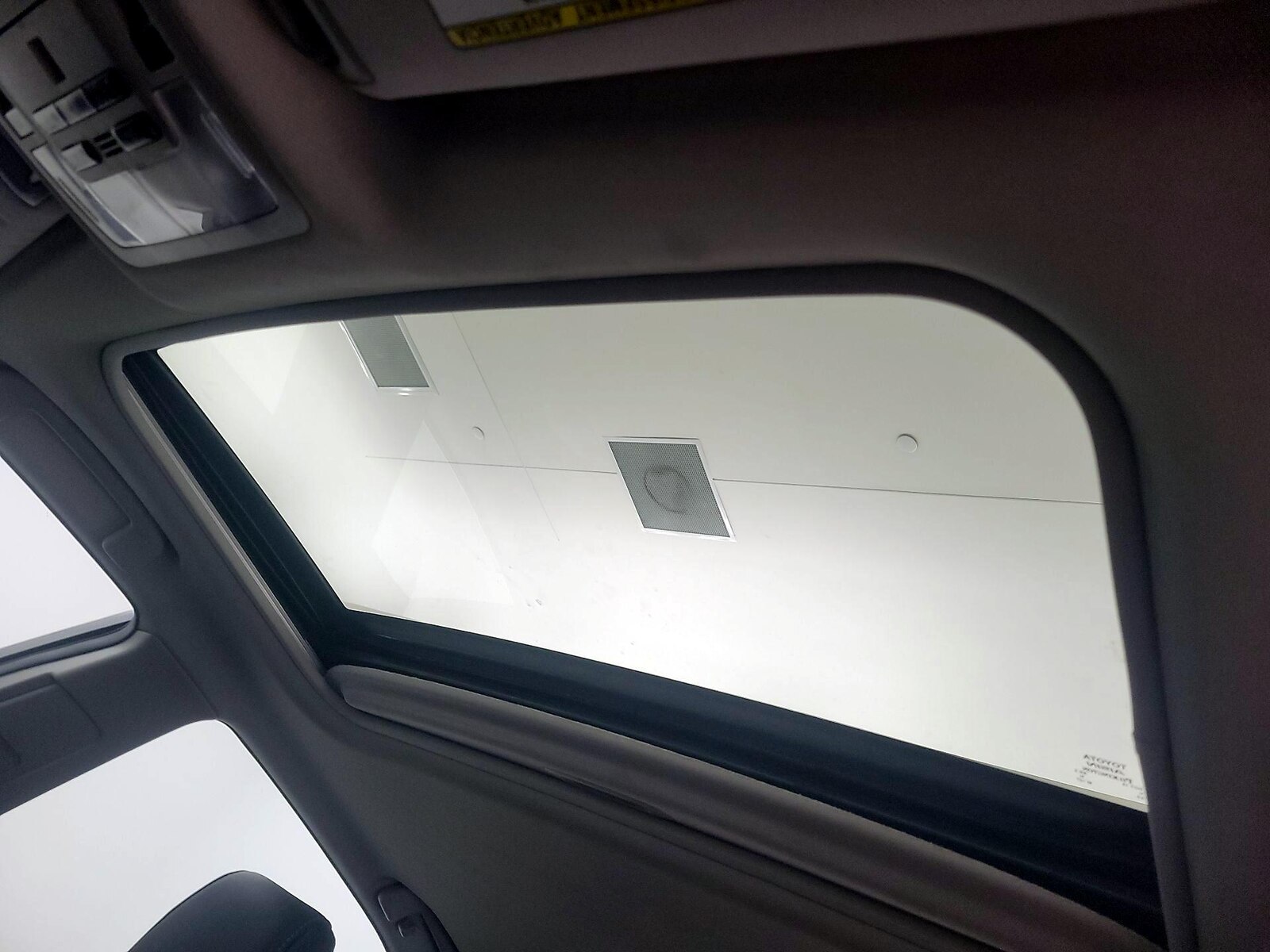 Sunroof(s) & Overhead Airbags