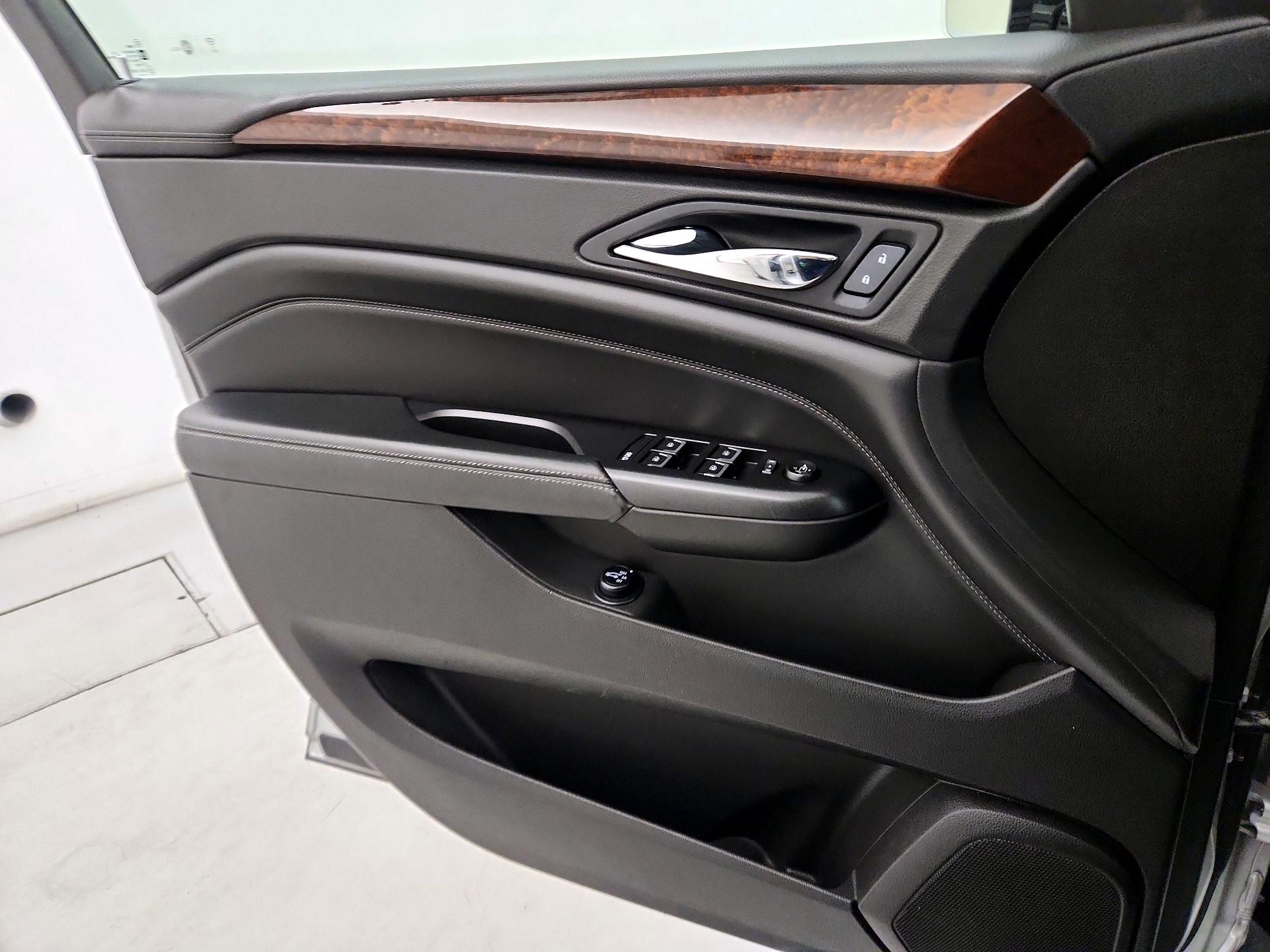 Thumbnail: 2016 Cadillac SRX - 12