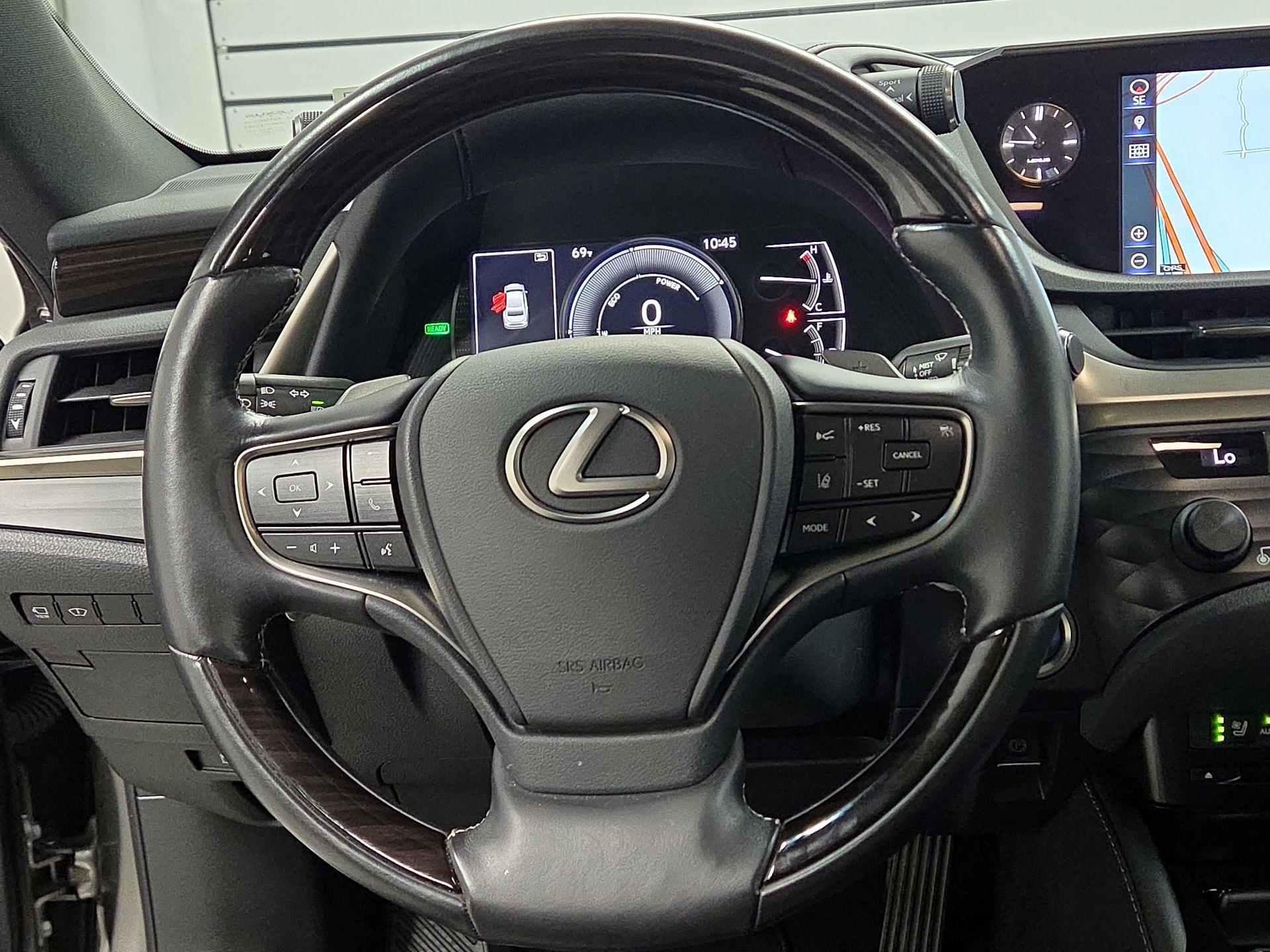 Thumbnail: 2019 Lexus ES - 10