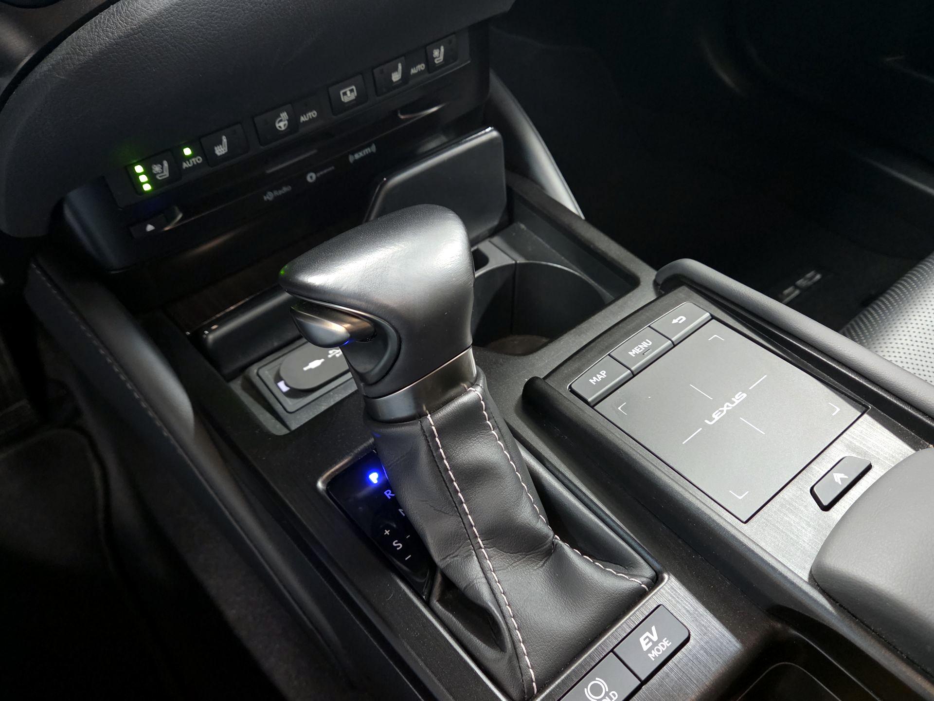 Thumbnail: 2019 Lexus ES - 15