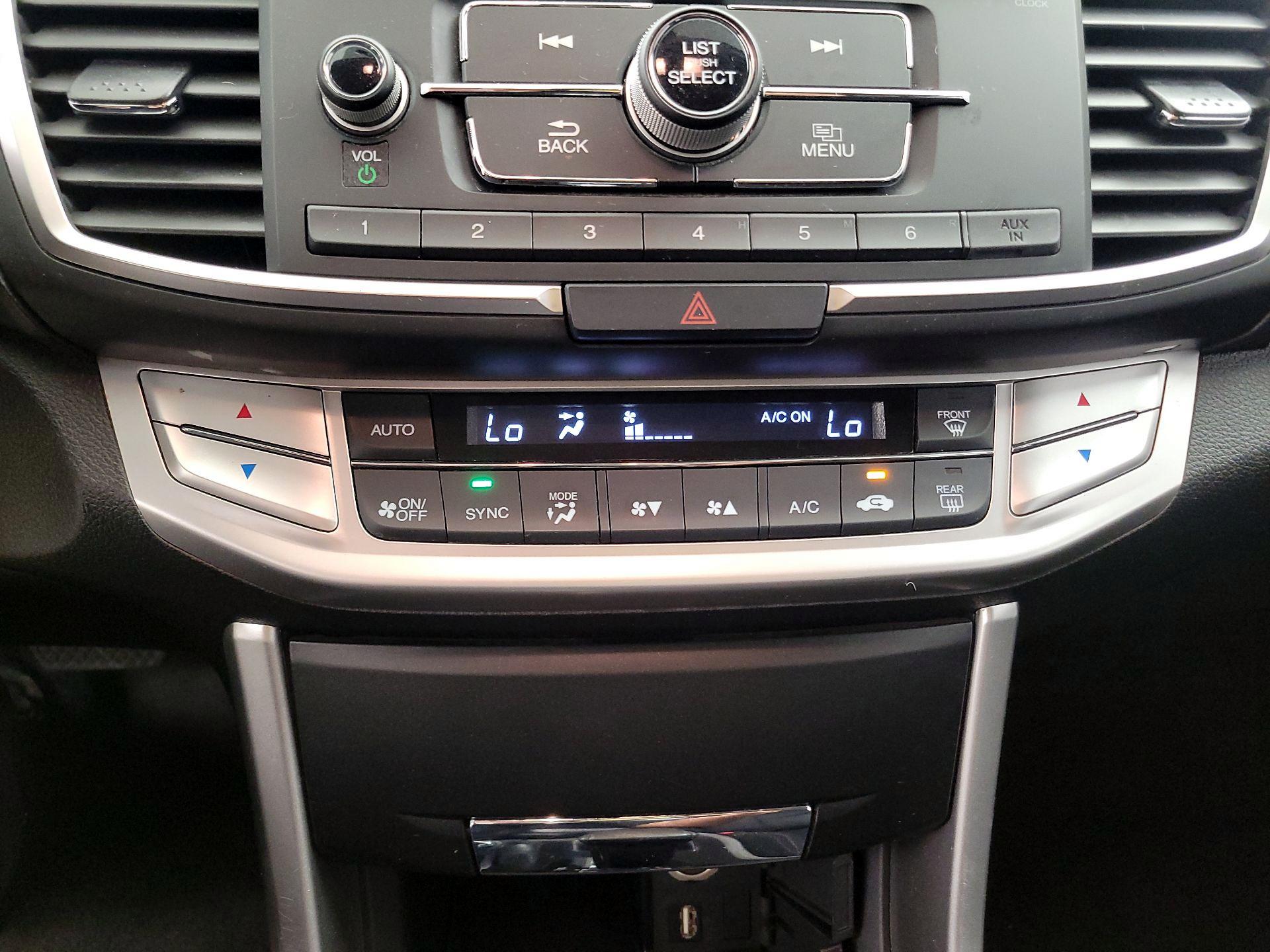 Thumbnail: 2015 Honda Accord - 16