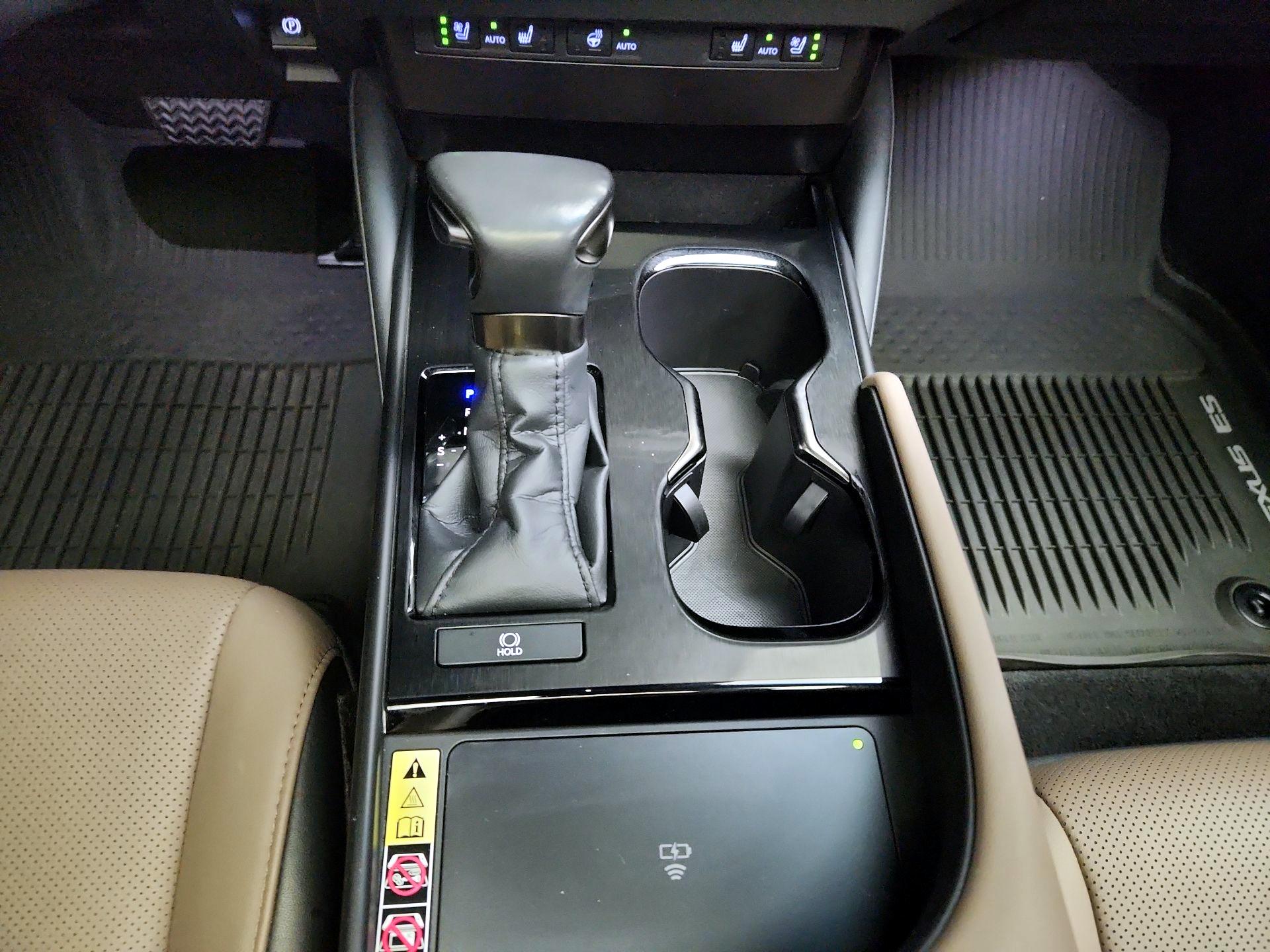 Thumbnail: 2023 Lexus ES - 17
