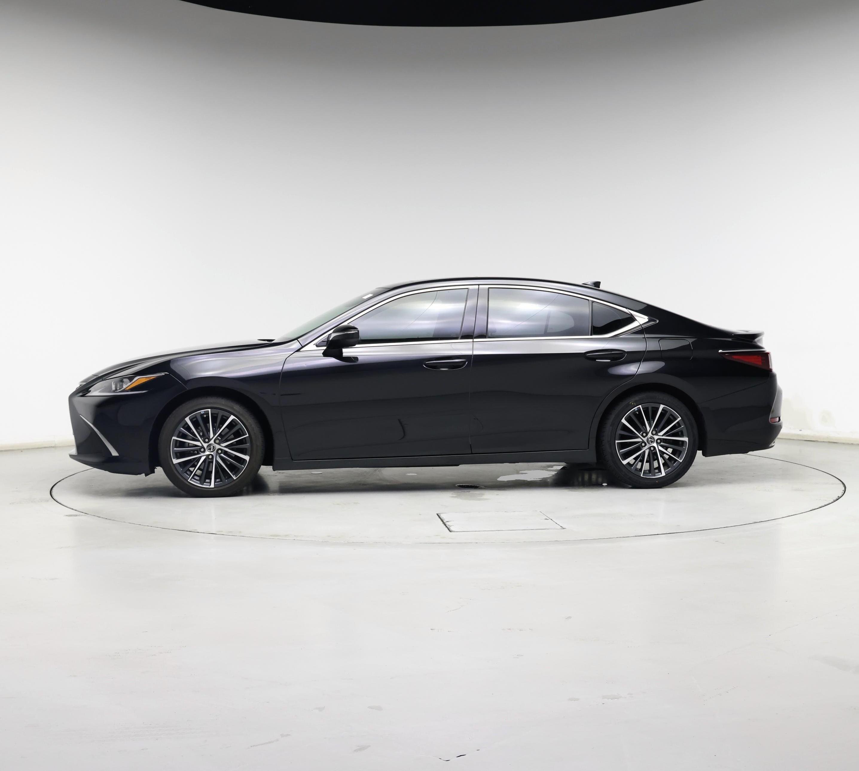 Thumbnail: 2023 Lexus ES - 3