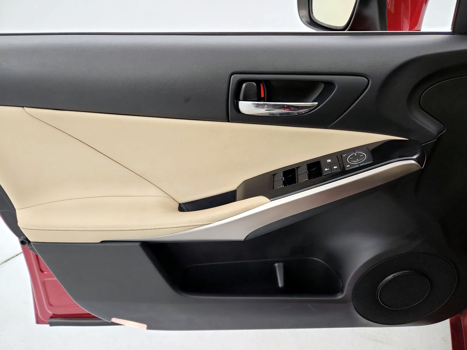 Thumbnail: 2014 Lexus IS - 12