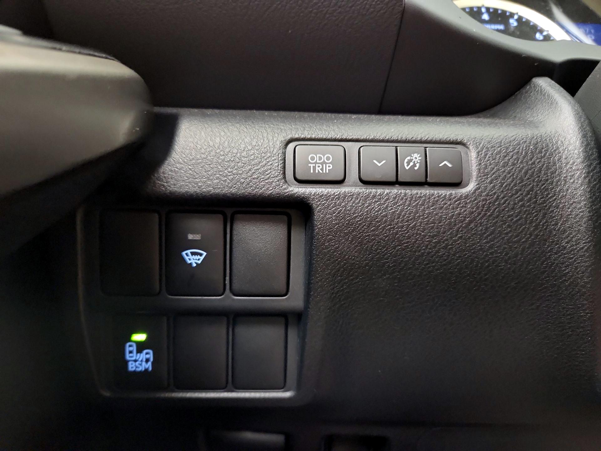 Thumbnail: 2014 Lexus IS - 13