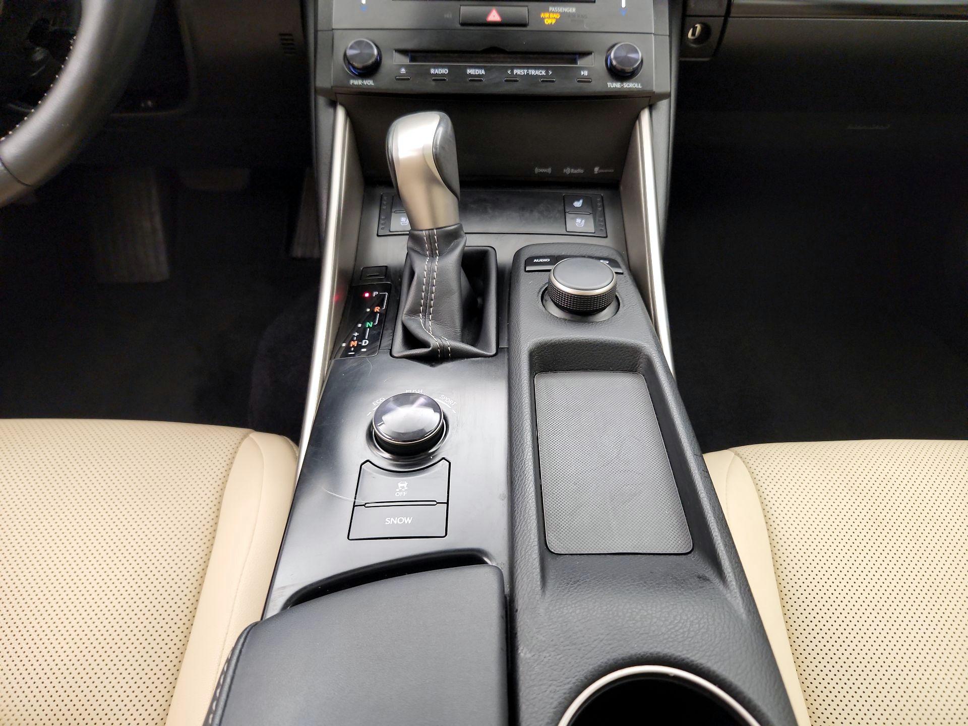 Thumbnail: 2014 Lexus IS - 17