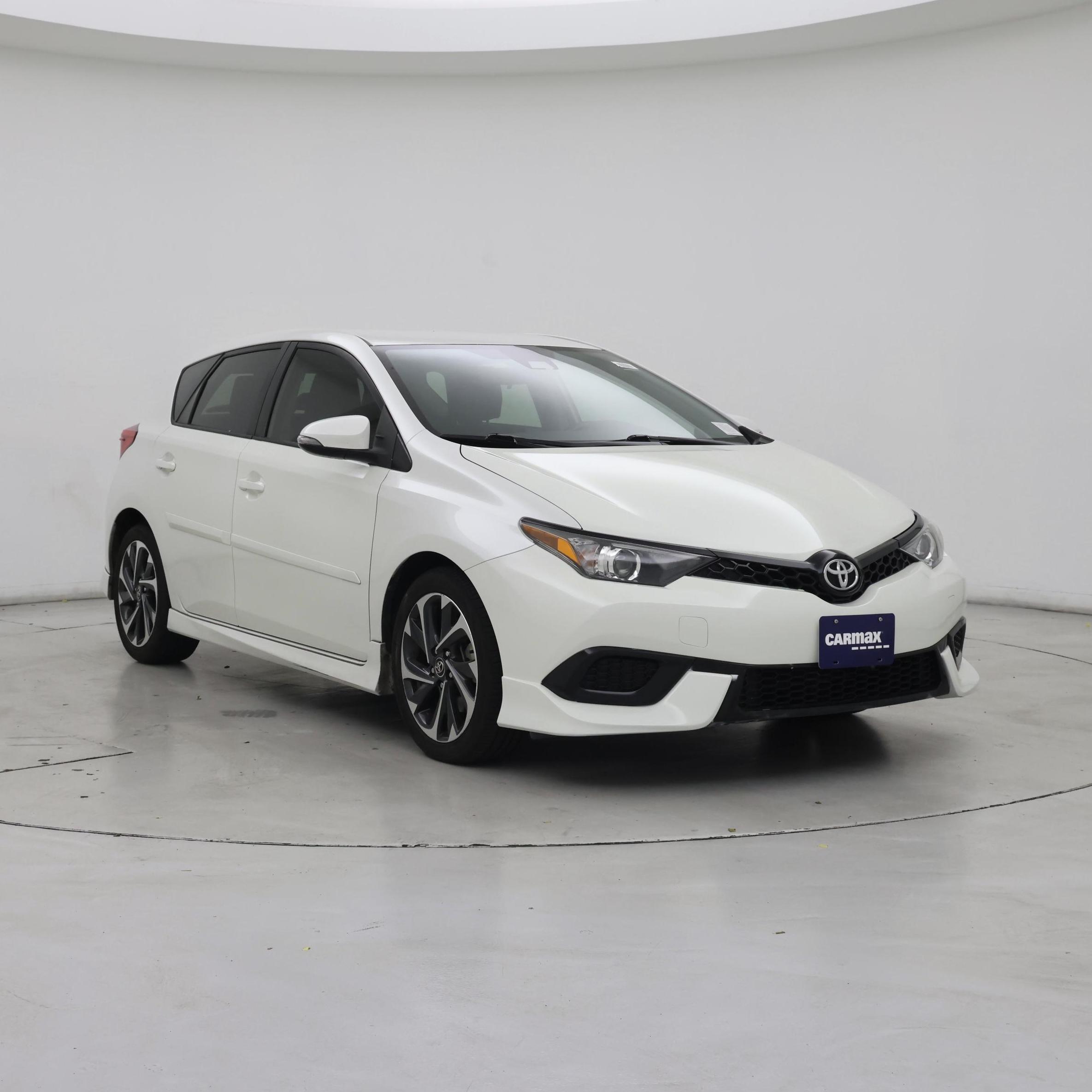 White 2017 Toyota Corolla Sedan  Automatic