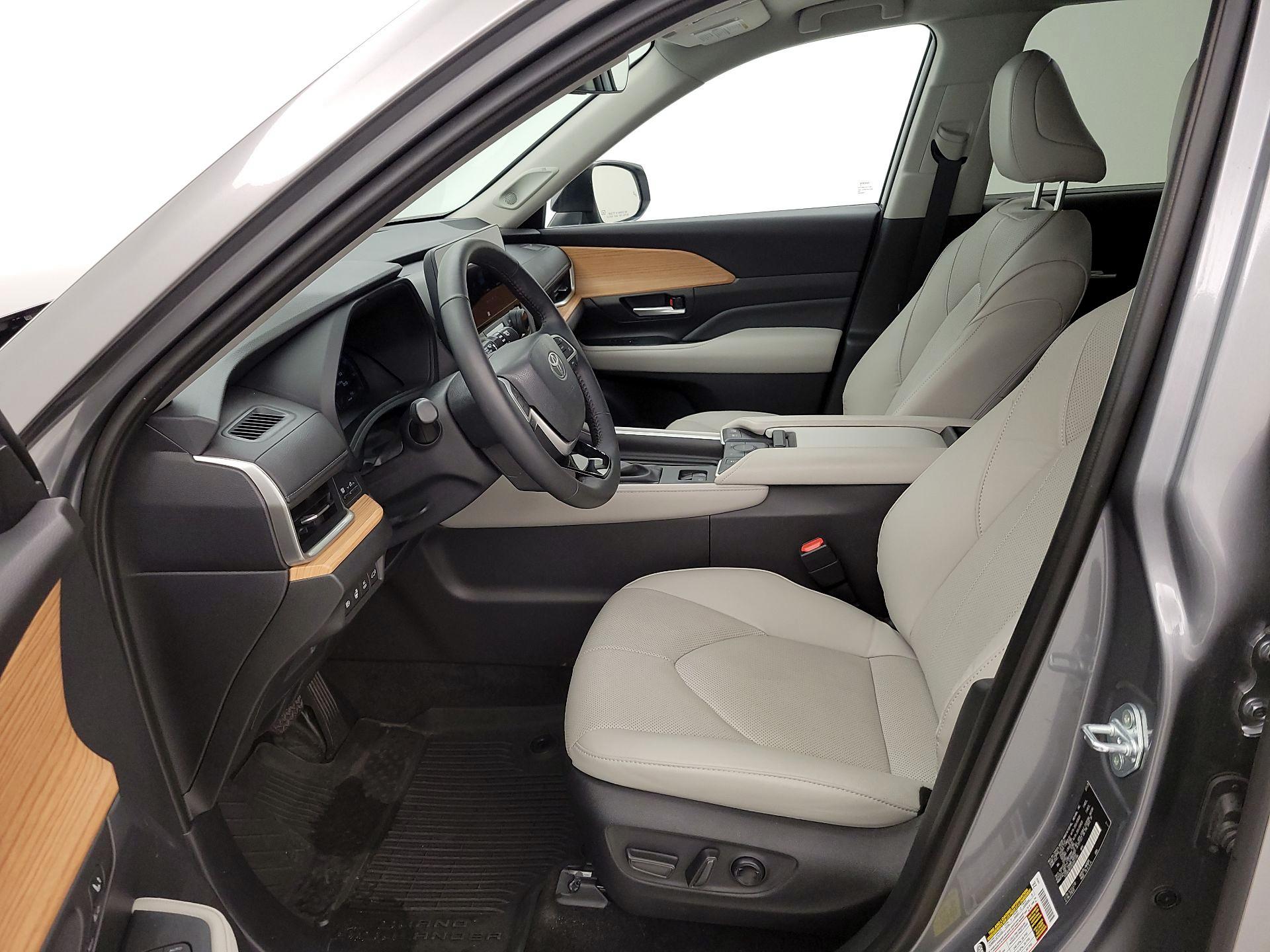 Thumbnail: 2025 Toyota Highlander - 11