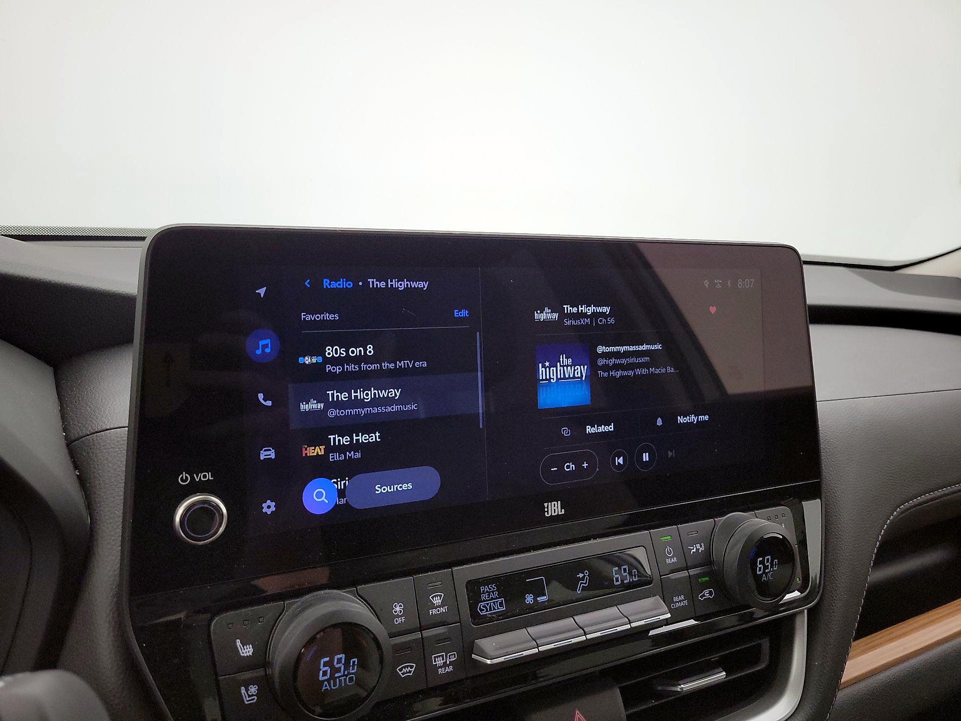 Thumbnail: 2025 Toyota Highlander - 15