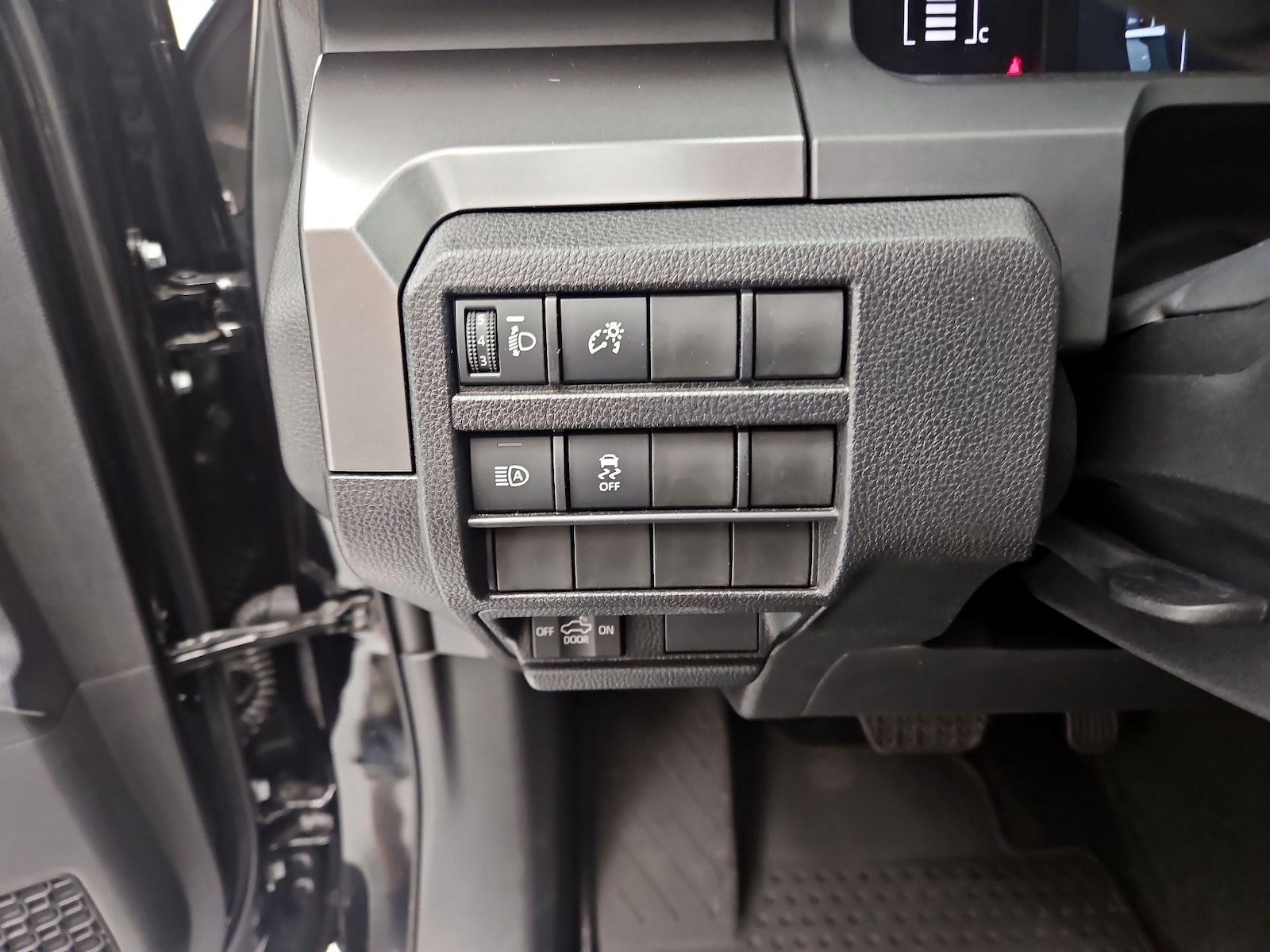2026 Toyota Tacoma SR5 - Photo 14