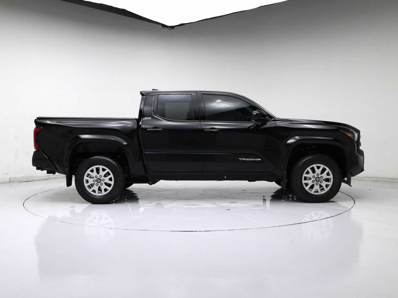 2026 Toyota Tacoma SR5 - Photo 8