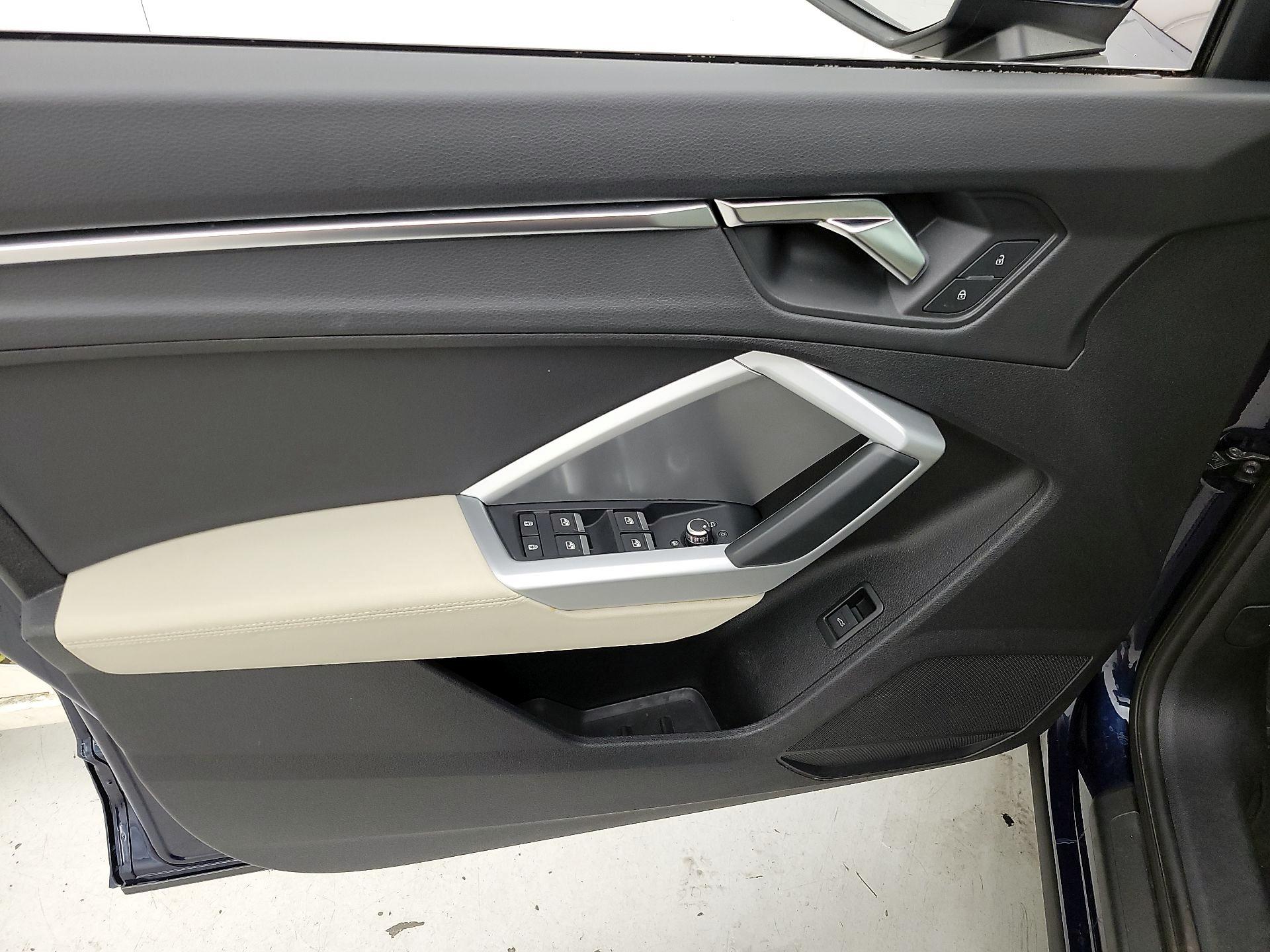 Thumbnail: 2020 Audi Q3 - 12