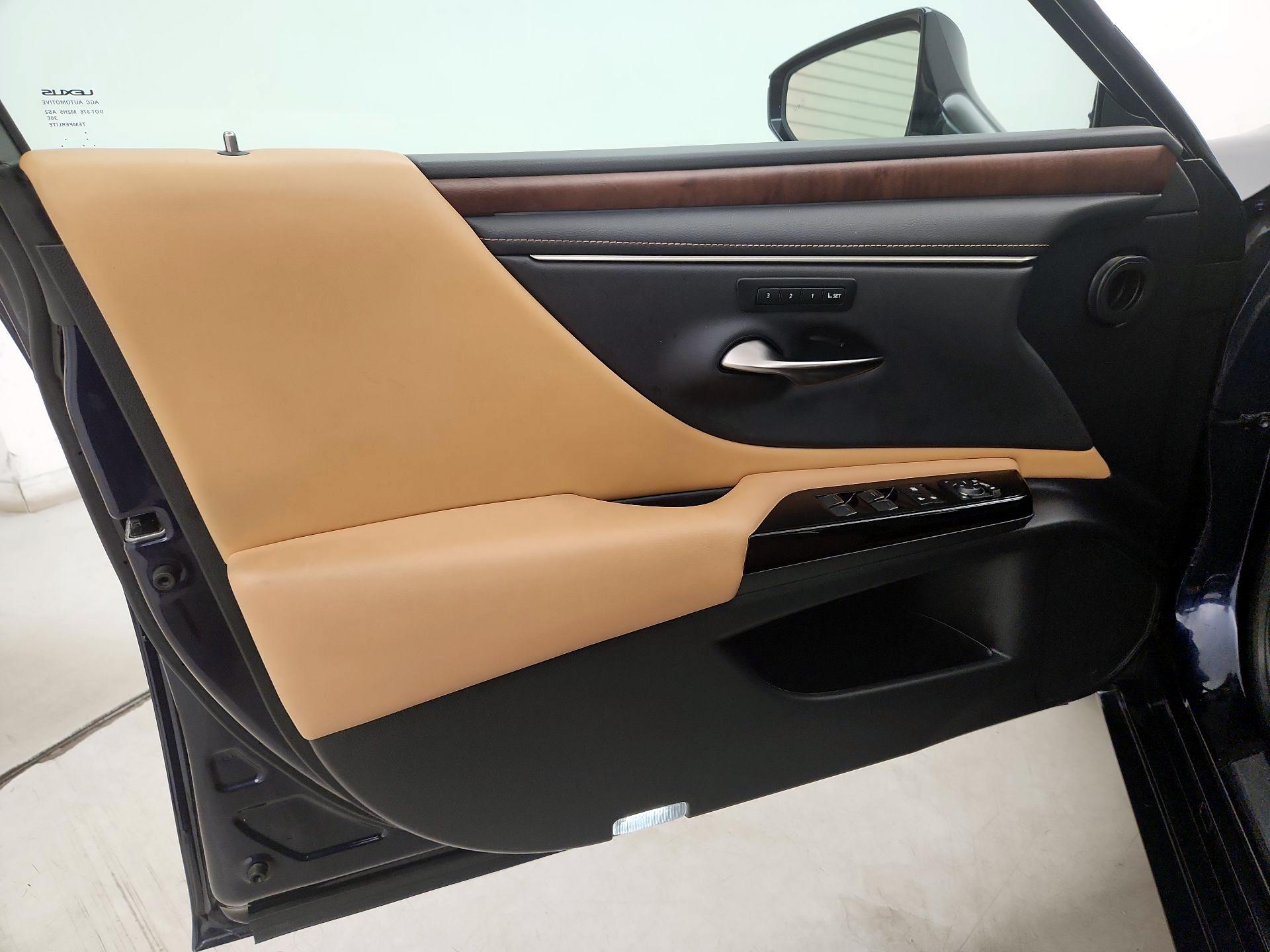 Thumbnail: 2023 Lexus ES - 12