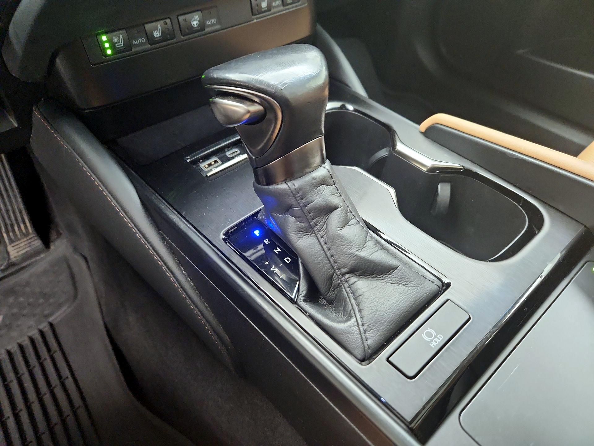 Thumbnail: 2023 Lexus ES - 18
