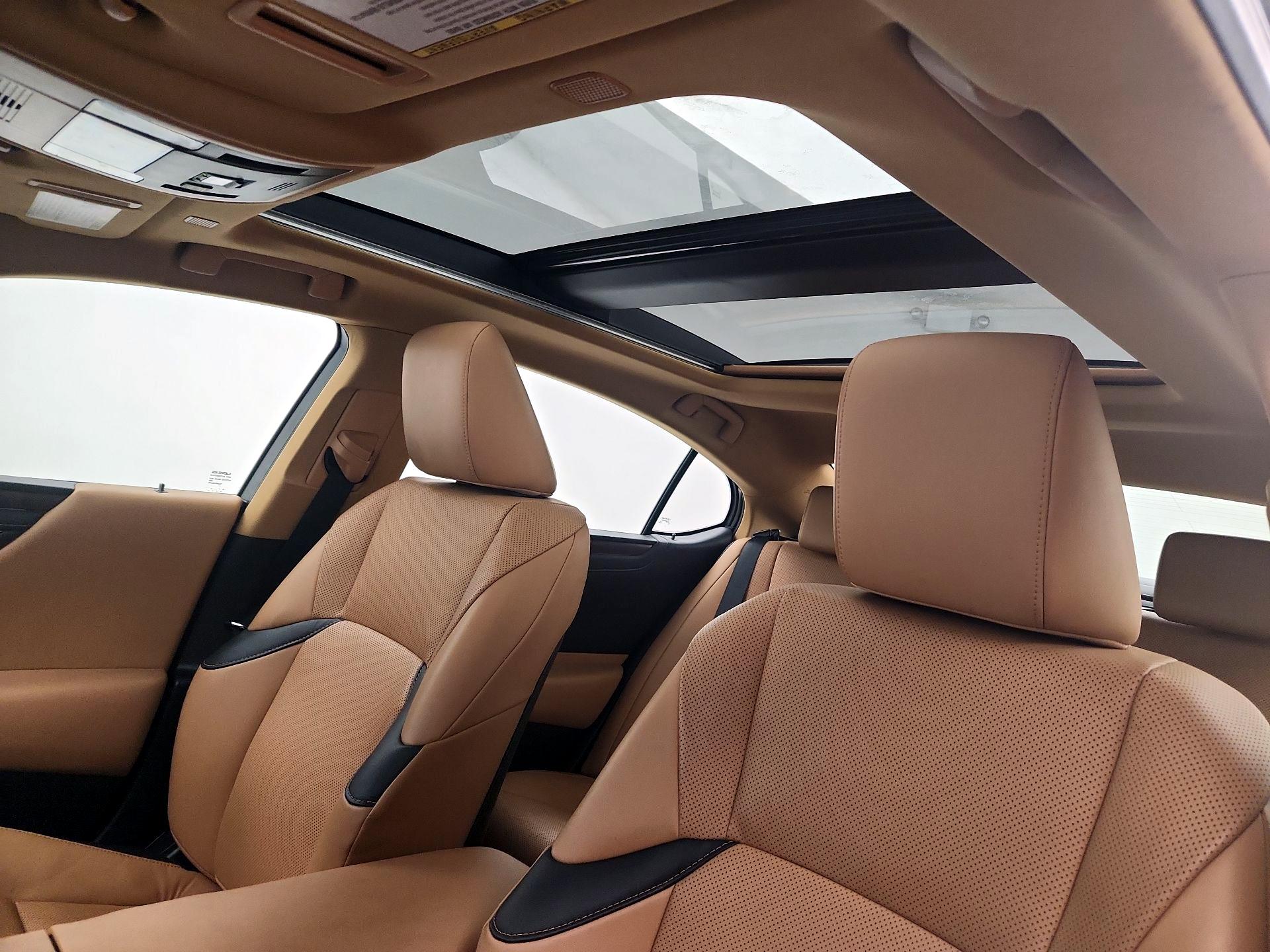 Thumbnail: 2023 Lexus ES - 20