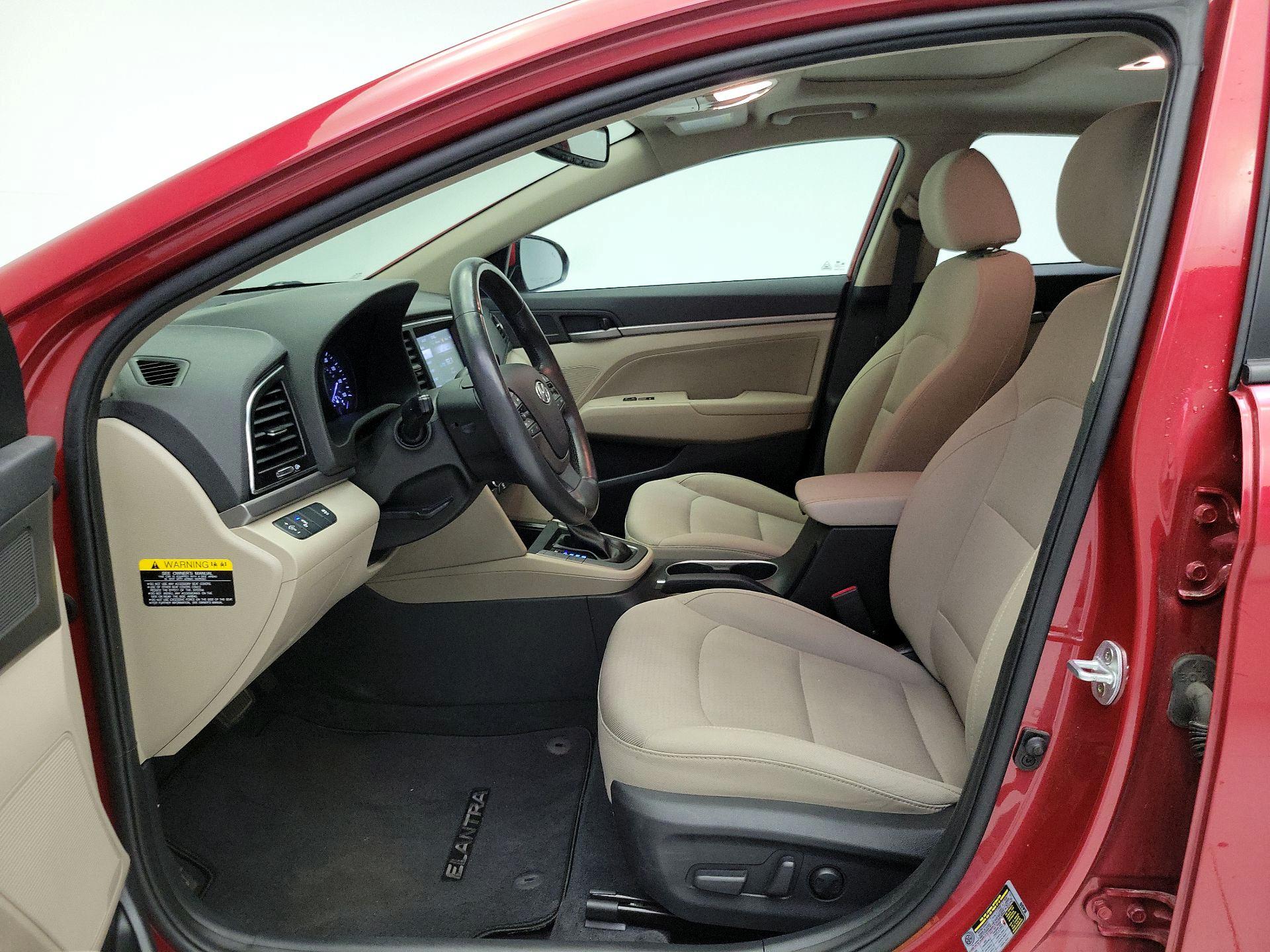 Thumbnail: 2017 Hyundai Elantra - 11