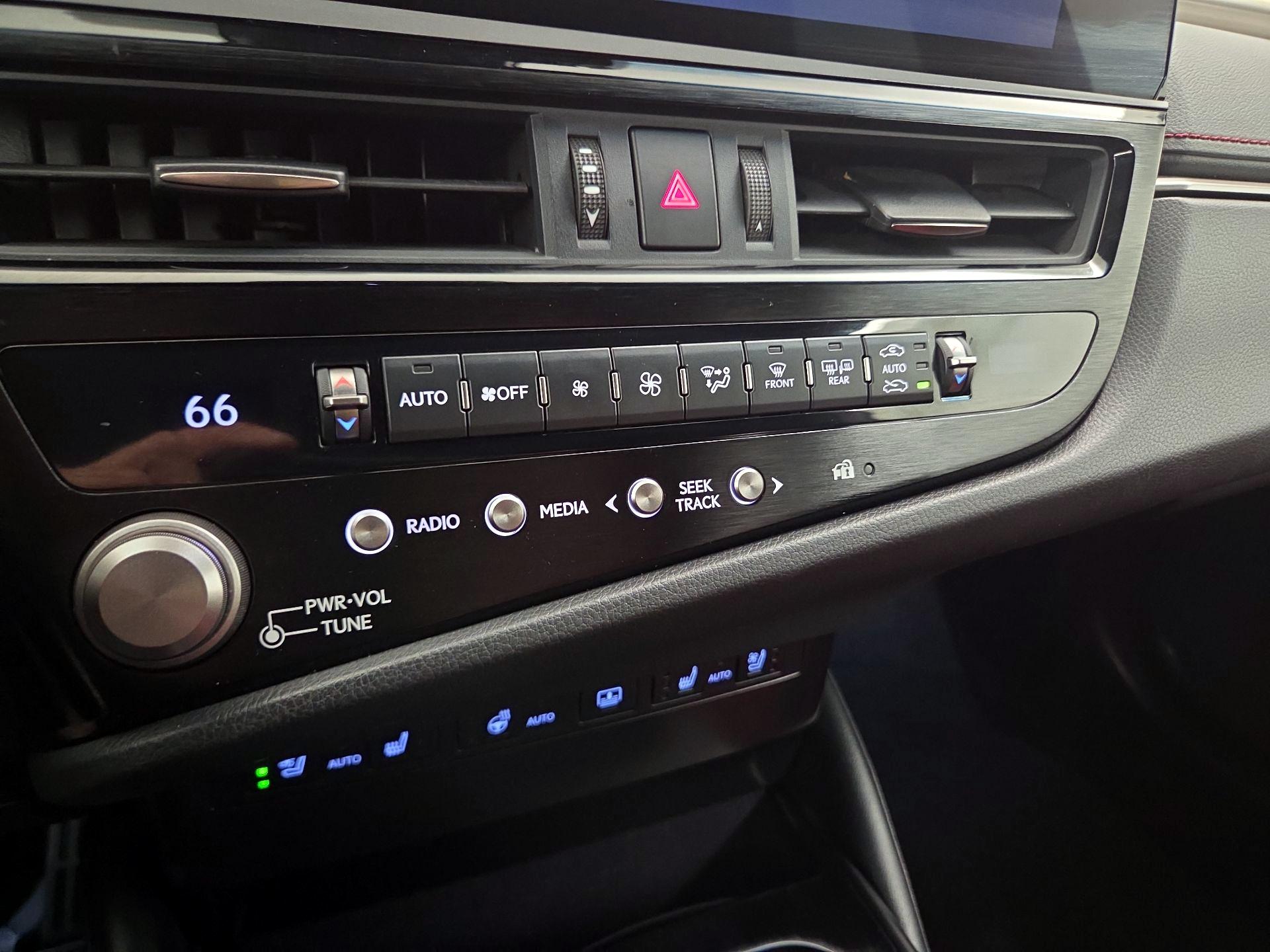 Thumbnail: 2023 Lexus ES - 16