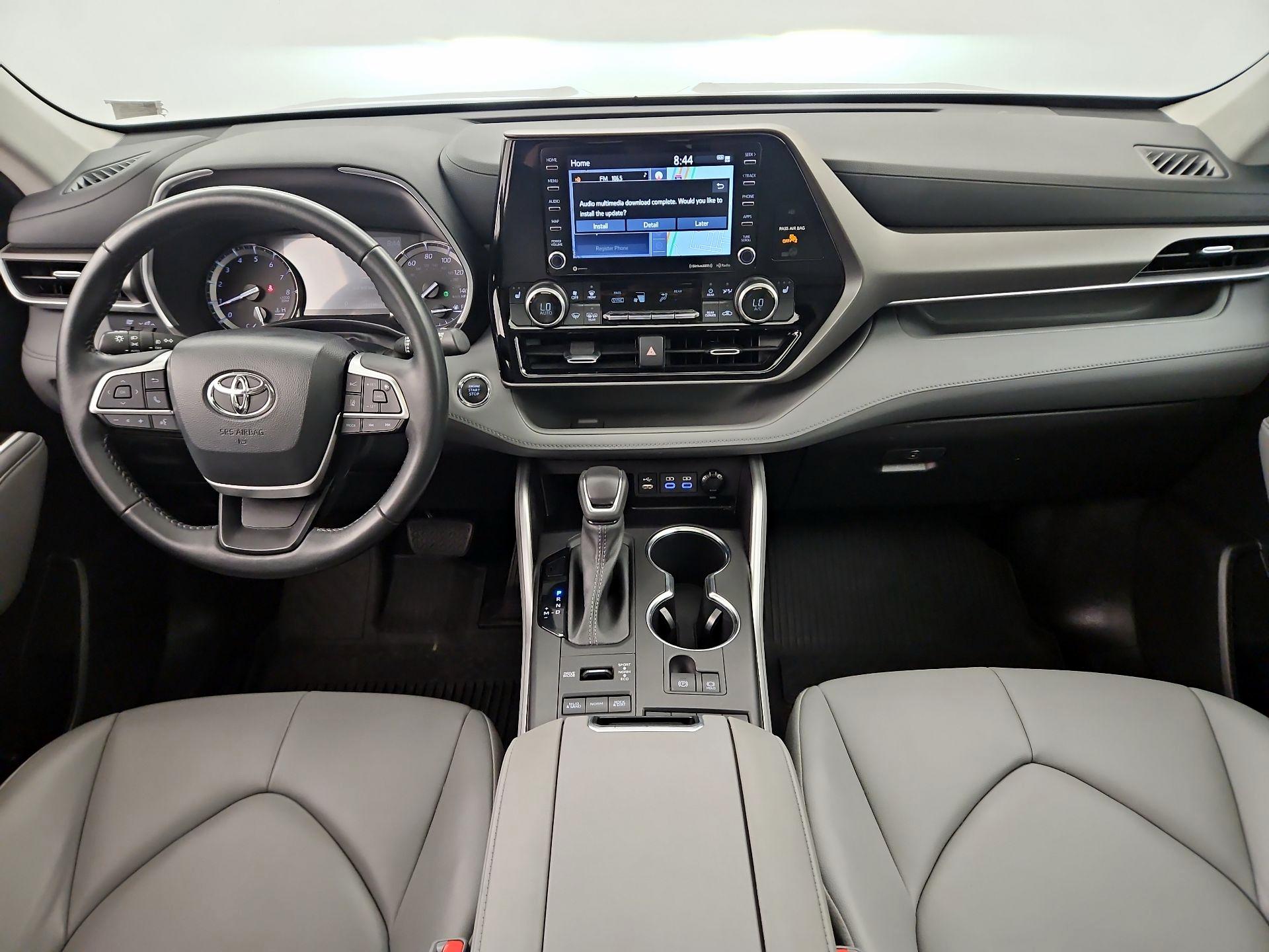 Thumbnail: 2022 Toyota Highlander - 9