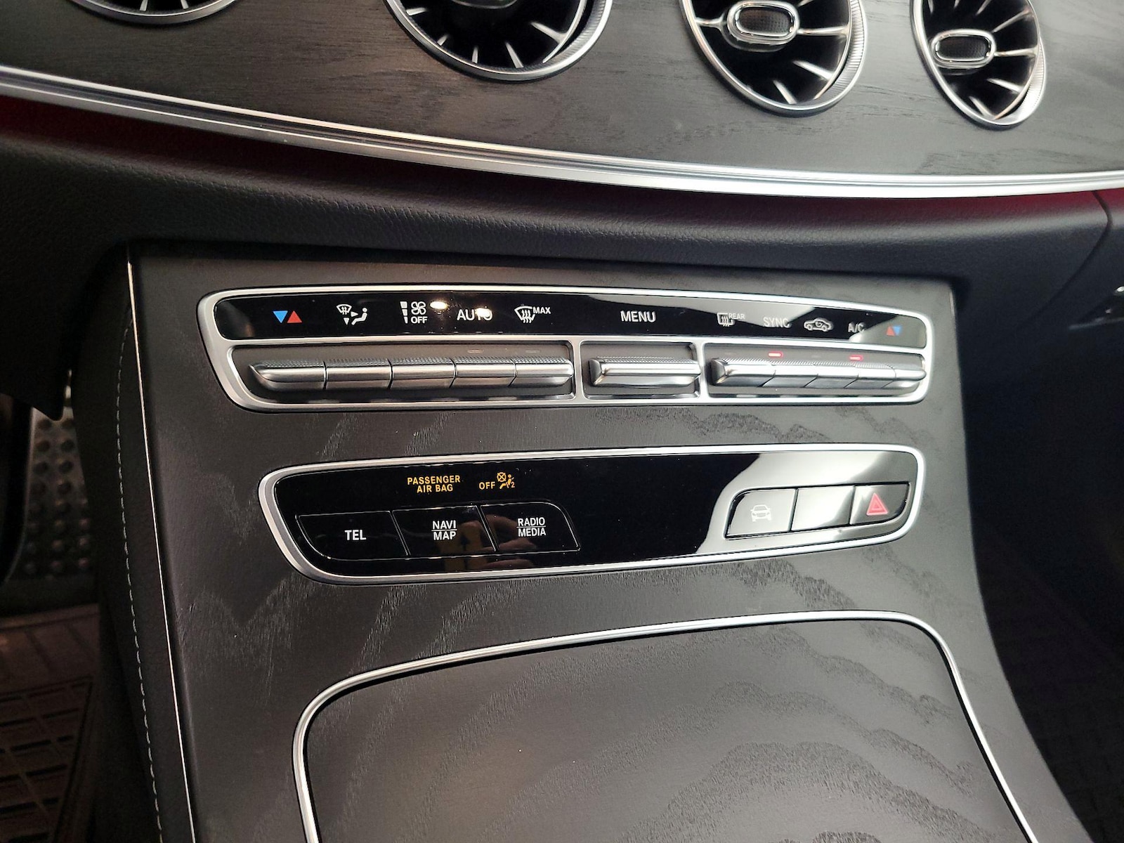 2023 Mercedes-Benz E-Class E450 - Photo 17