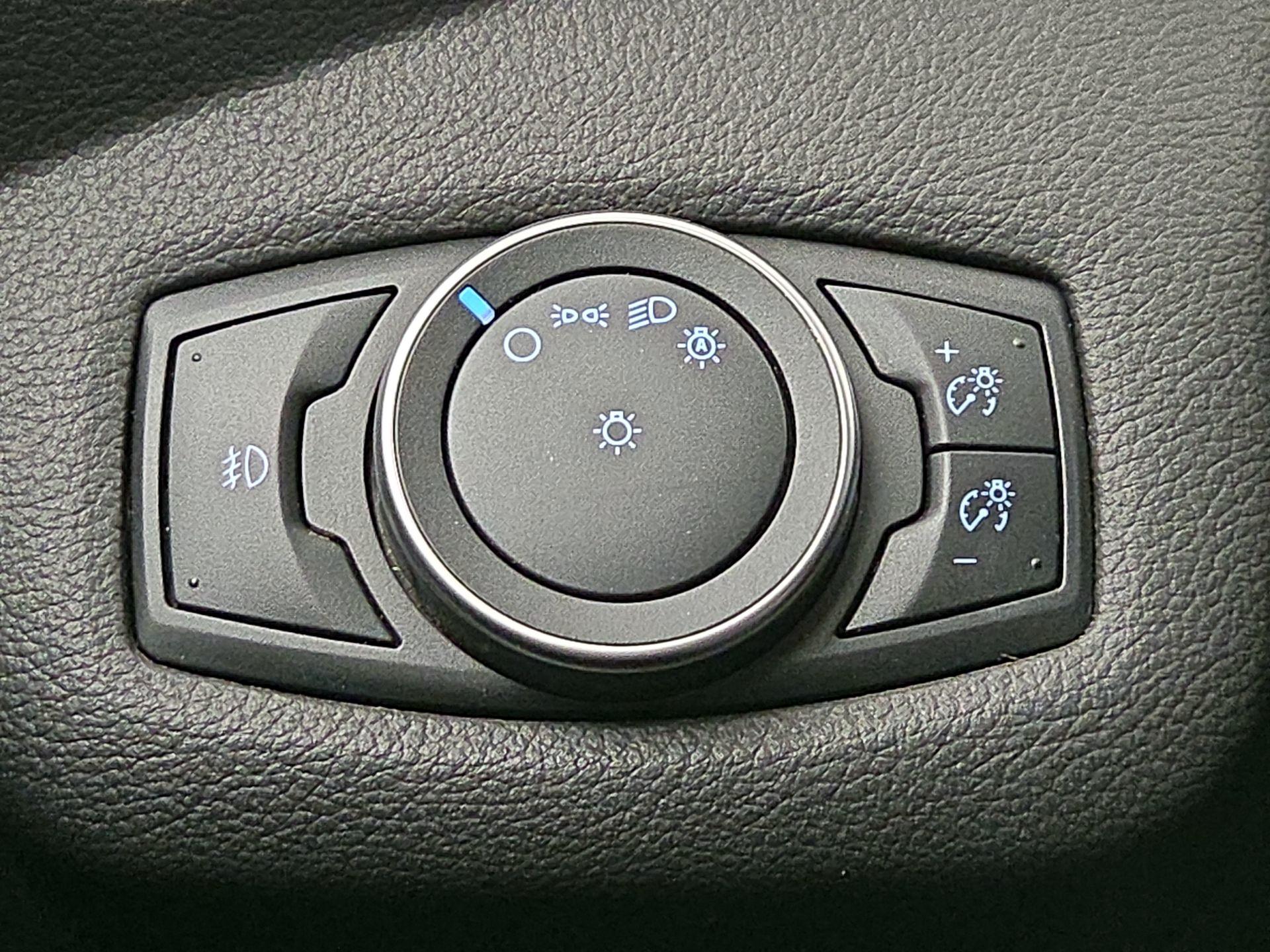 Thumbnail: 2017 Ford C-Max - 13