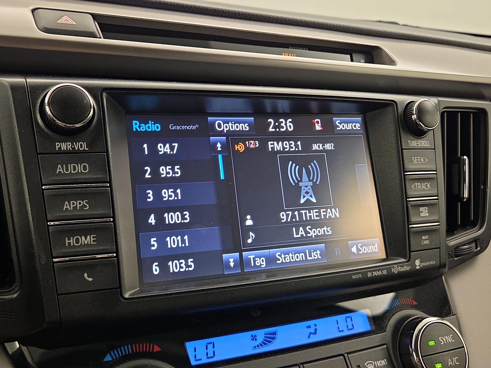 Thumbnail: 2016 Toyota RAV4 - 16