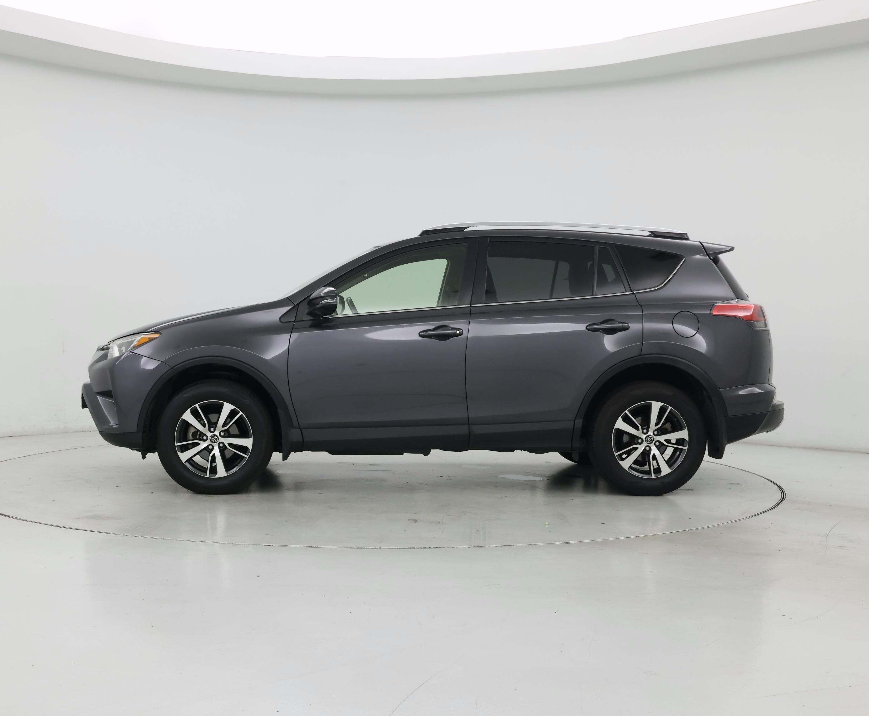 Thumbnail: 2016 Toyota RAV4 - 3