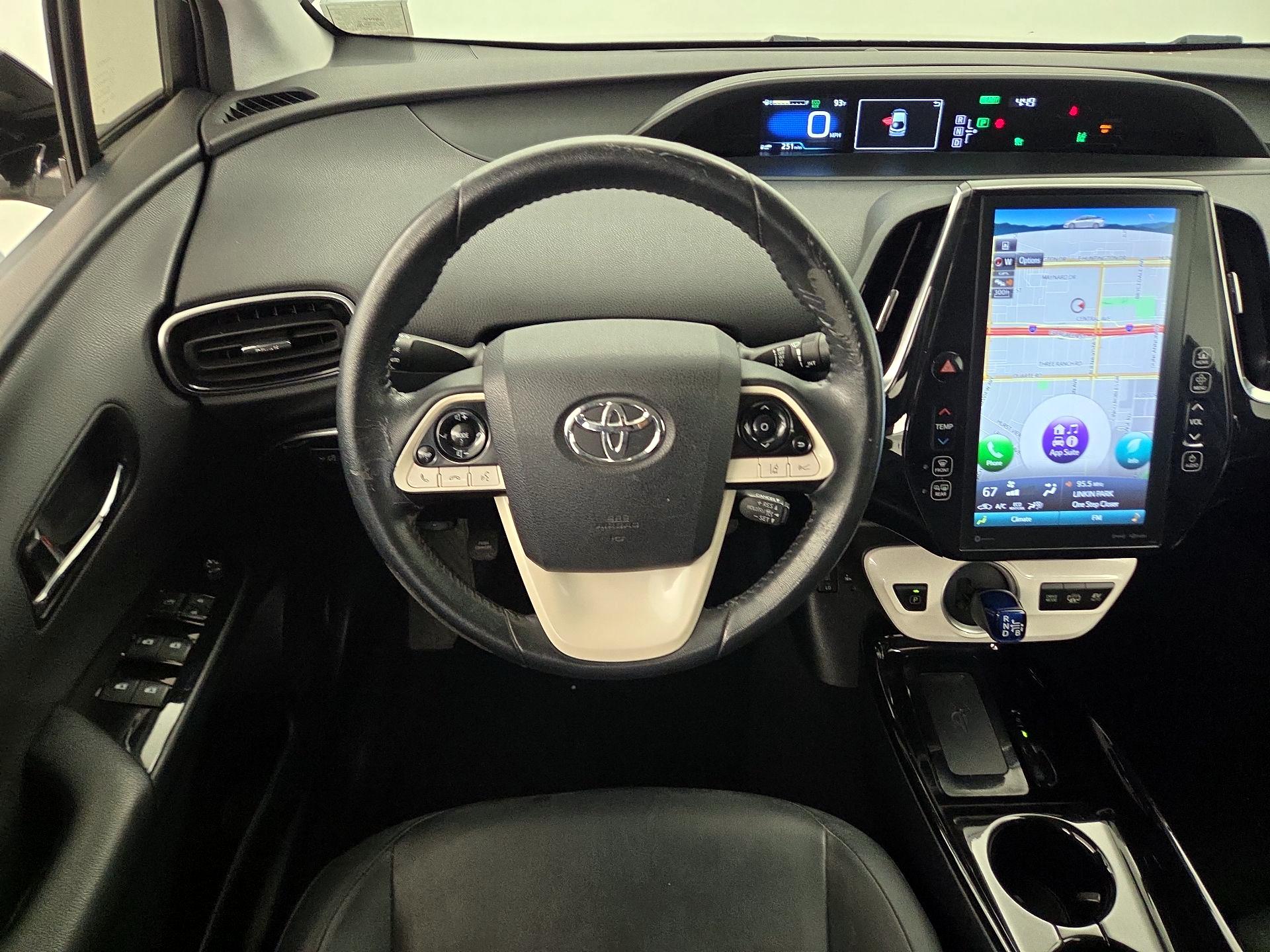 Thumbnail: 2017 Toyota Prius Prime - 10