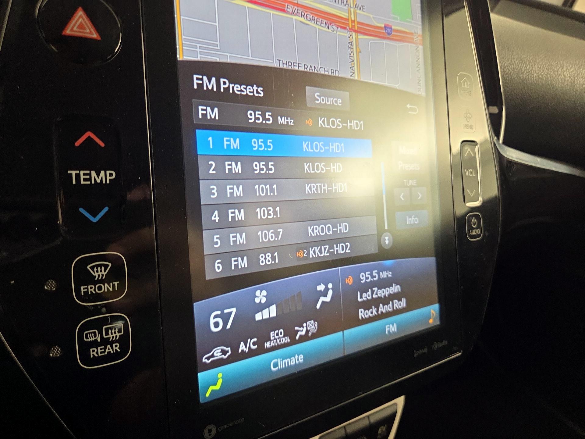 Thumbnail: 2017 Toyota Prius Prime - 15