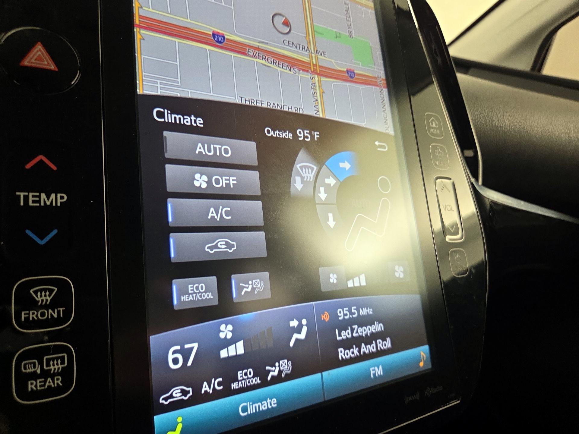 Thumbnail: 2017 Toyota Prius Prime - 16