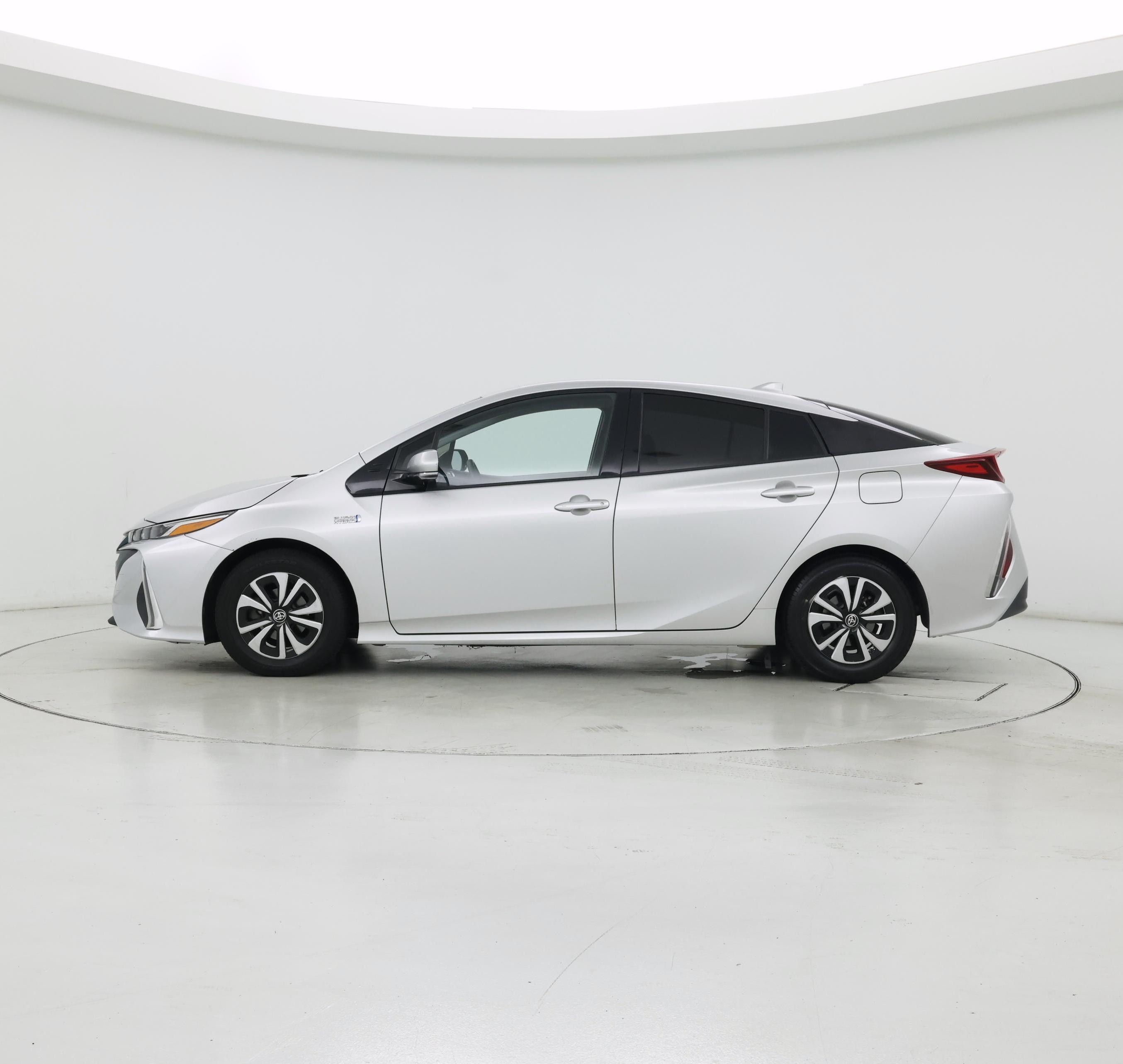 Thumbnail: 2017 Toyota Prius Prime - 3