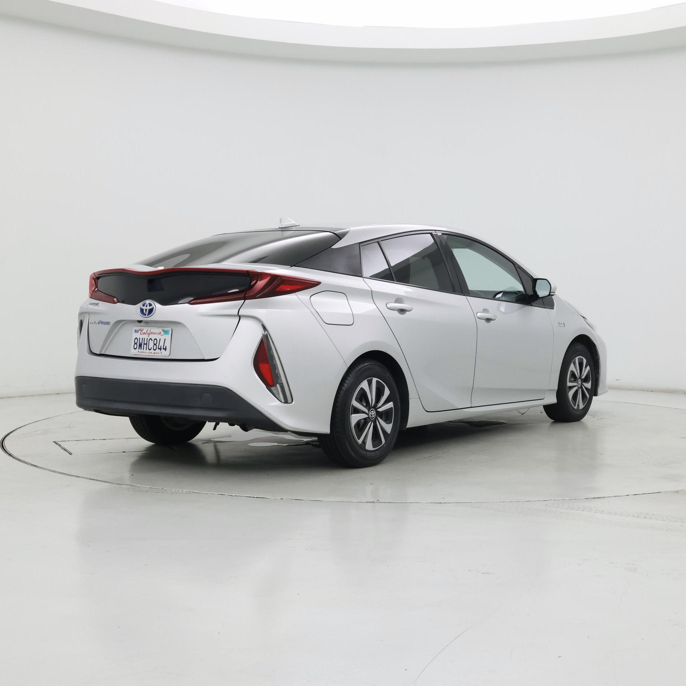 Thumbnail: 2017 Toyota Prius Prime - 8