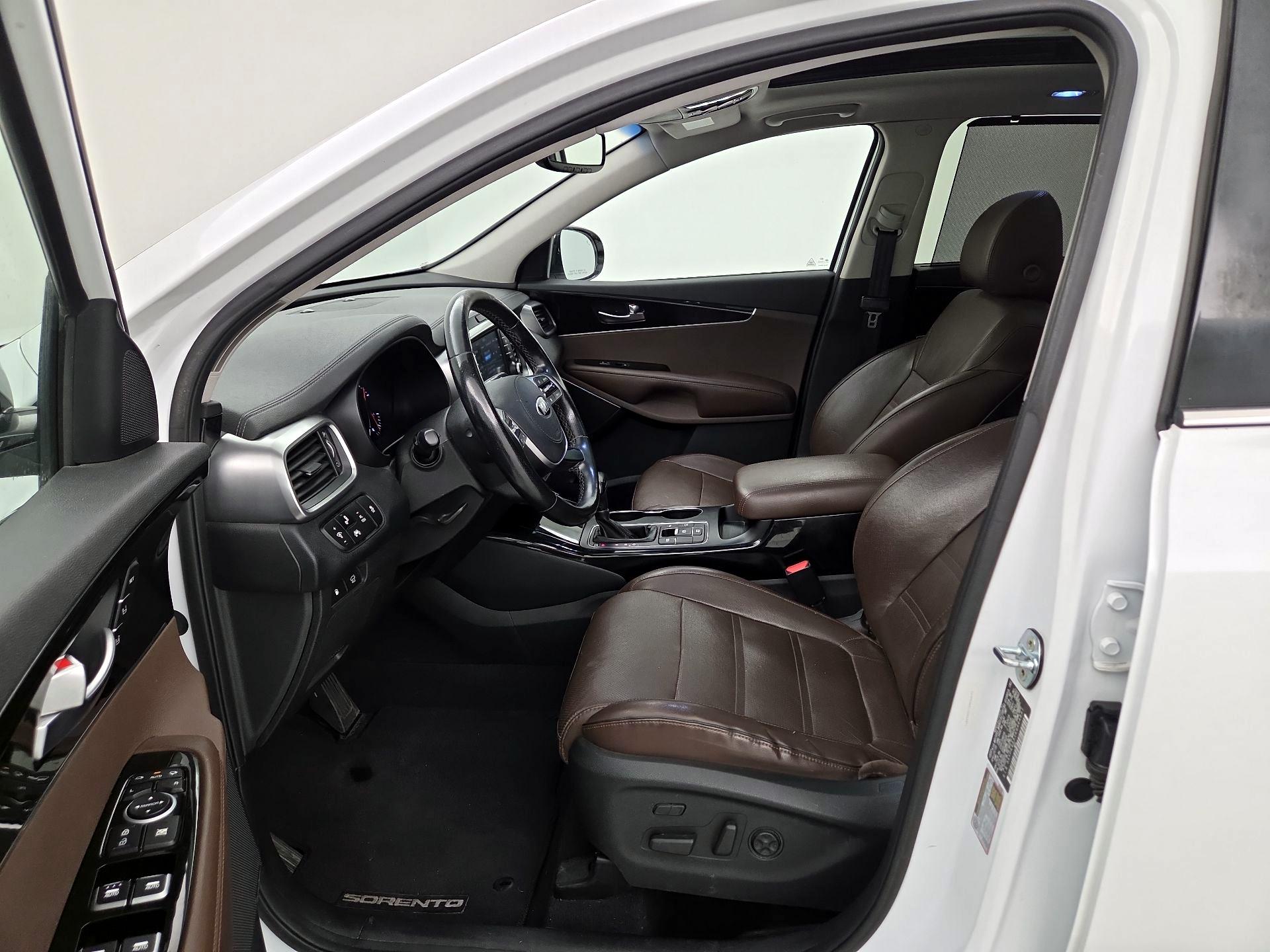 Thumbnail: 2019 Kia Sorento - 11
