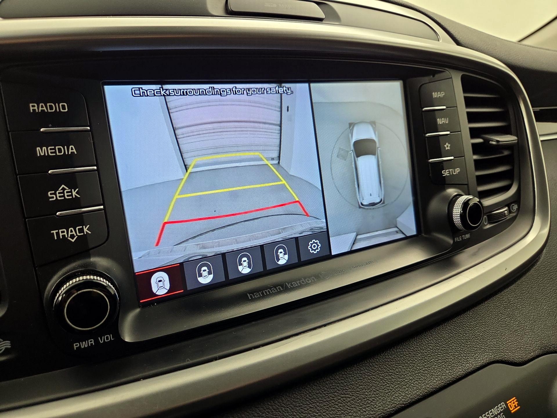 Thumbnail: 2019 Kia Sorento - 14