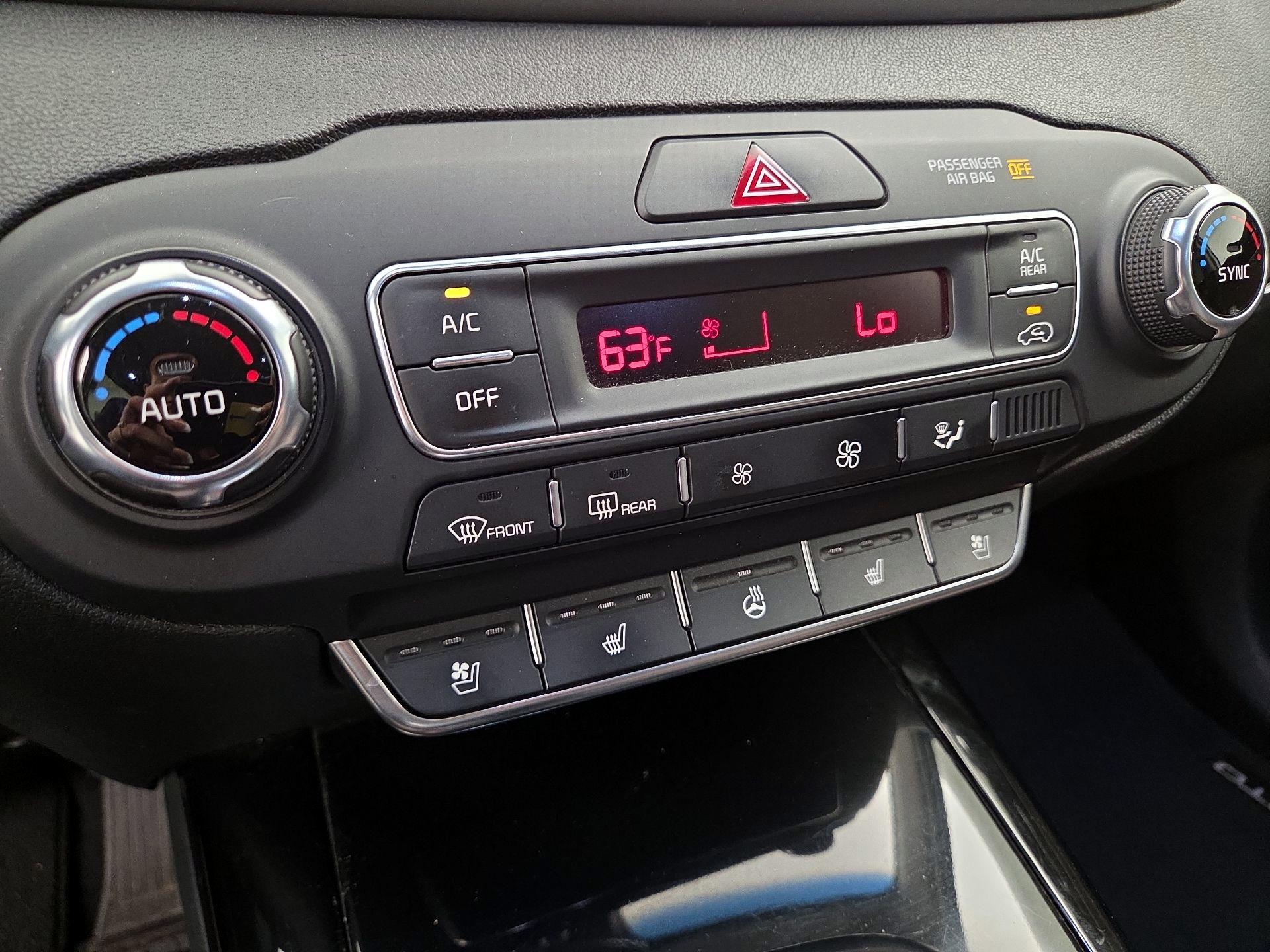 Thumbnail: 2019 Kia Sorento - 16