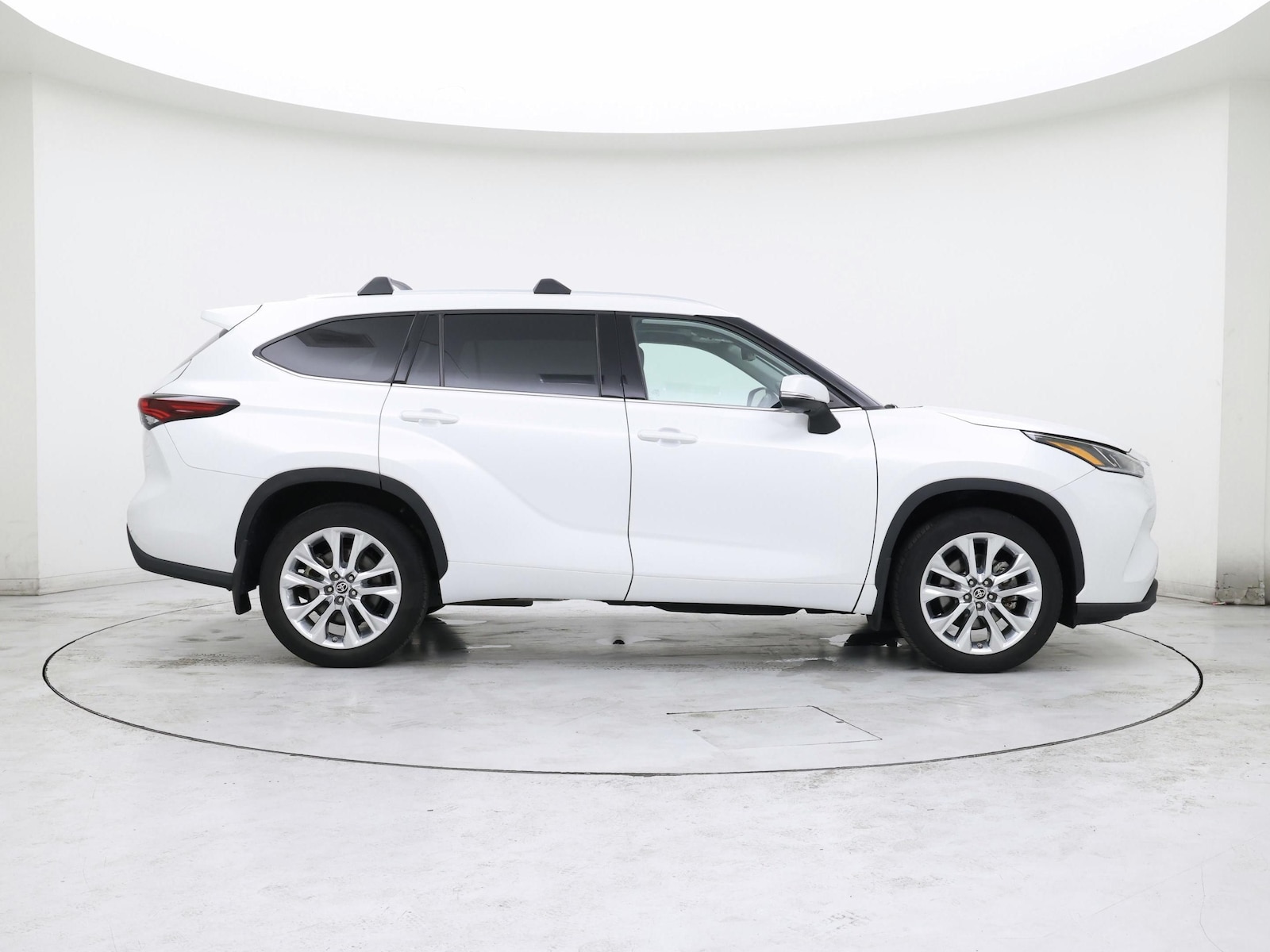 2024 Toyota Highlander Limited - Photo 8