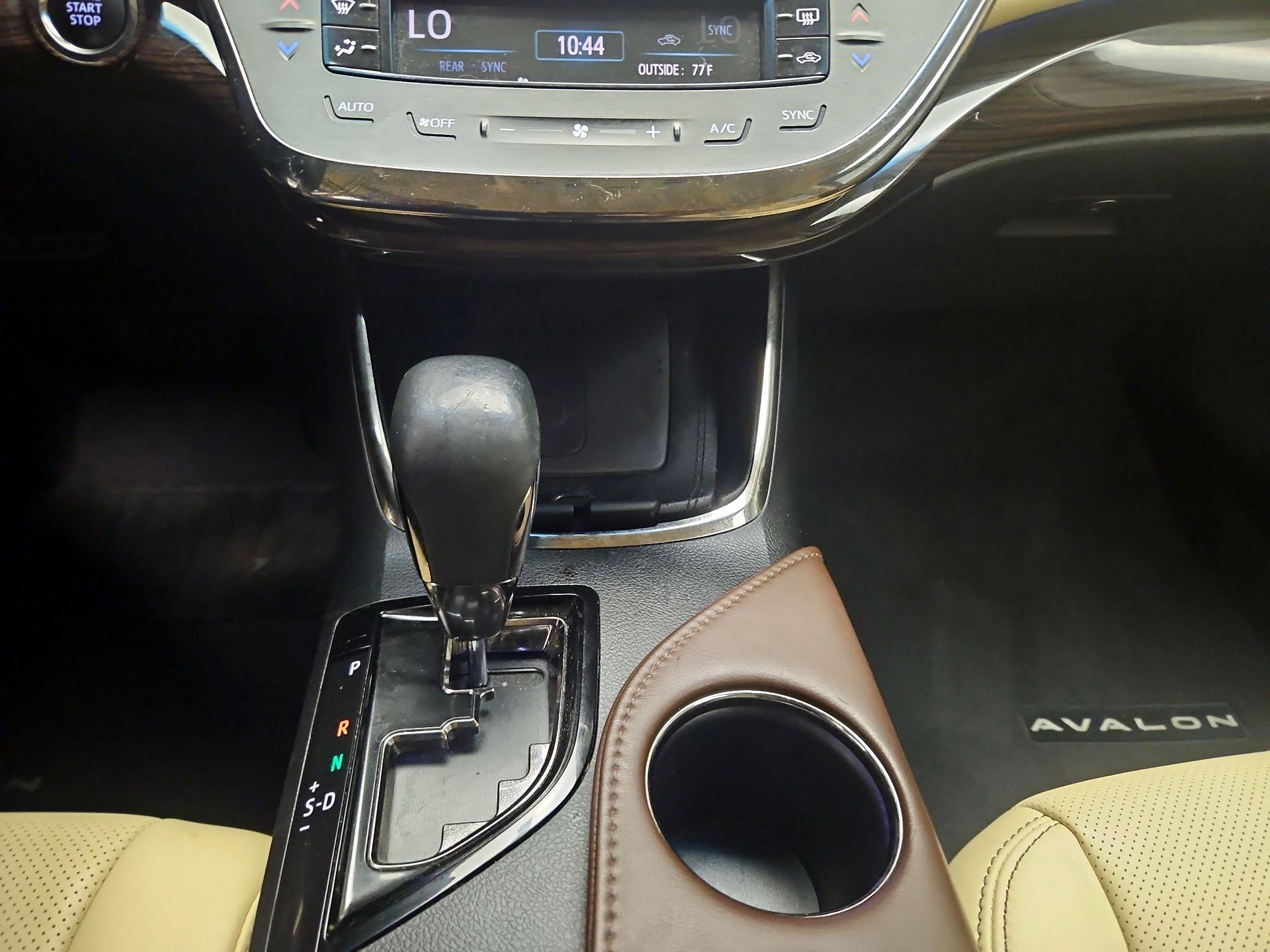 Thumbnail: 2015 Toyota Avalon - 16