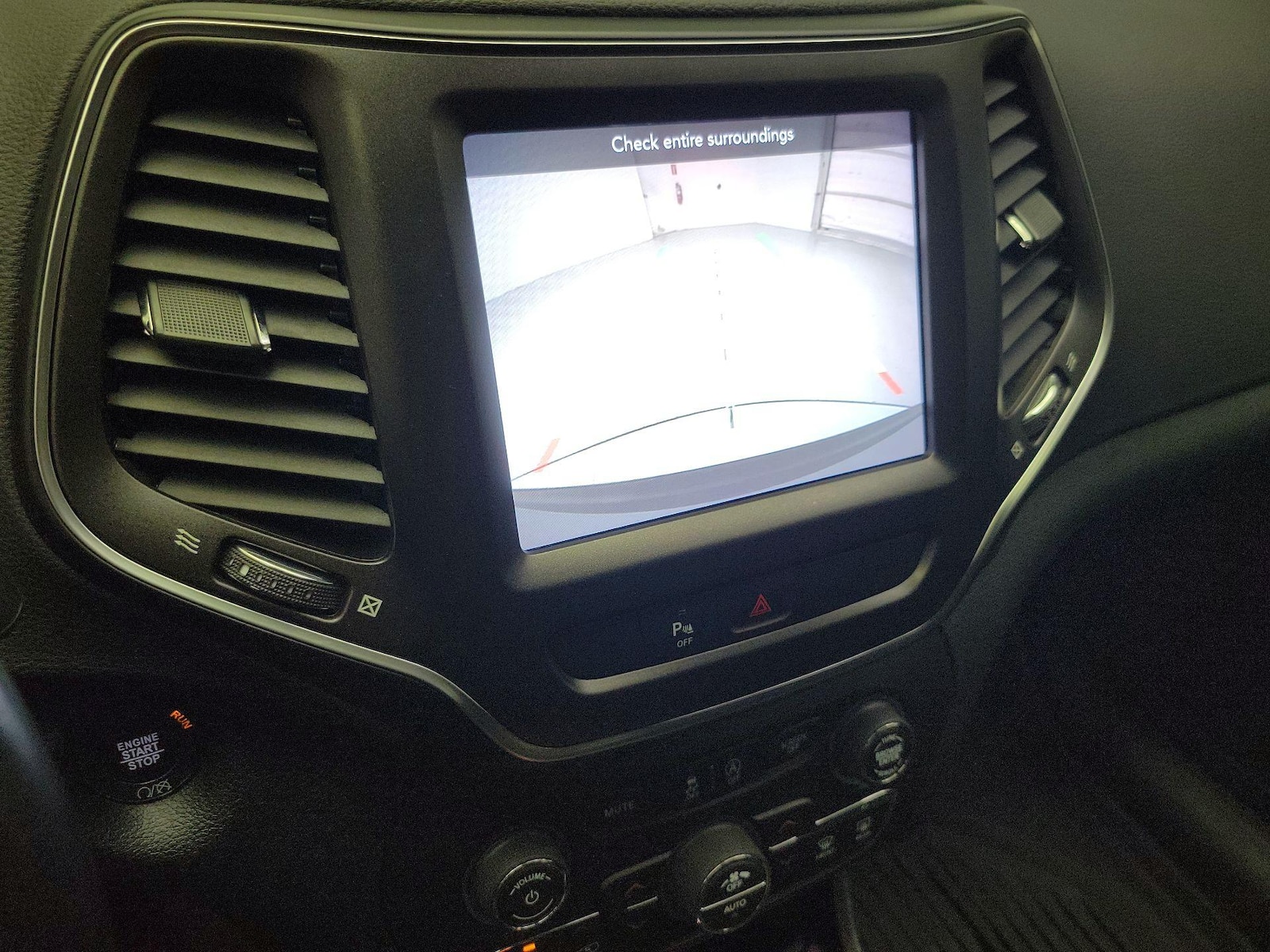2020 Jeep Cherokee Trailhawk - Photo 15