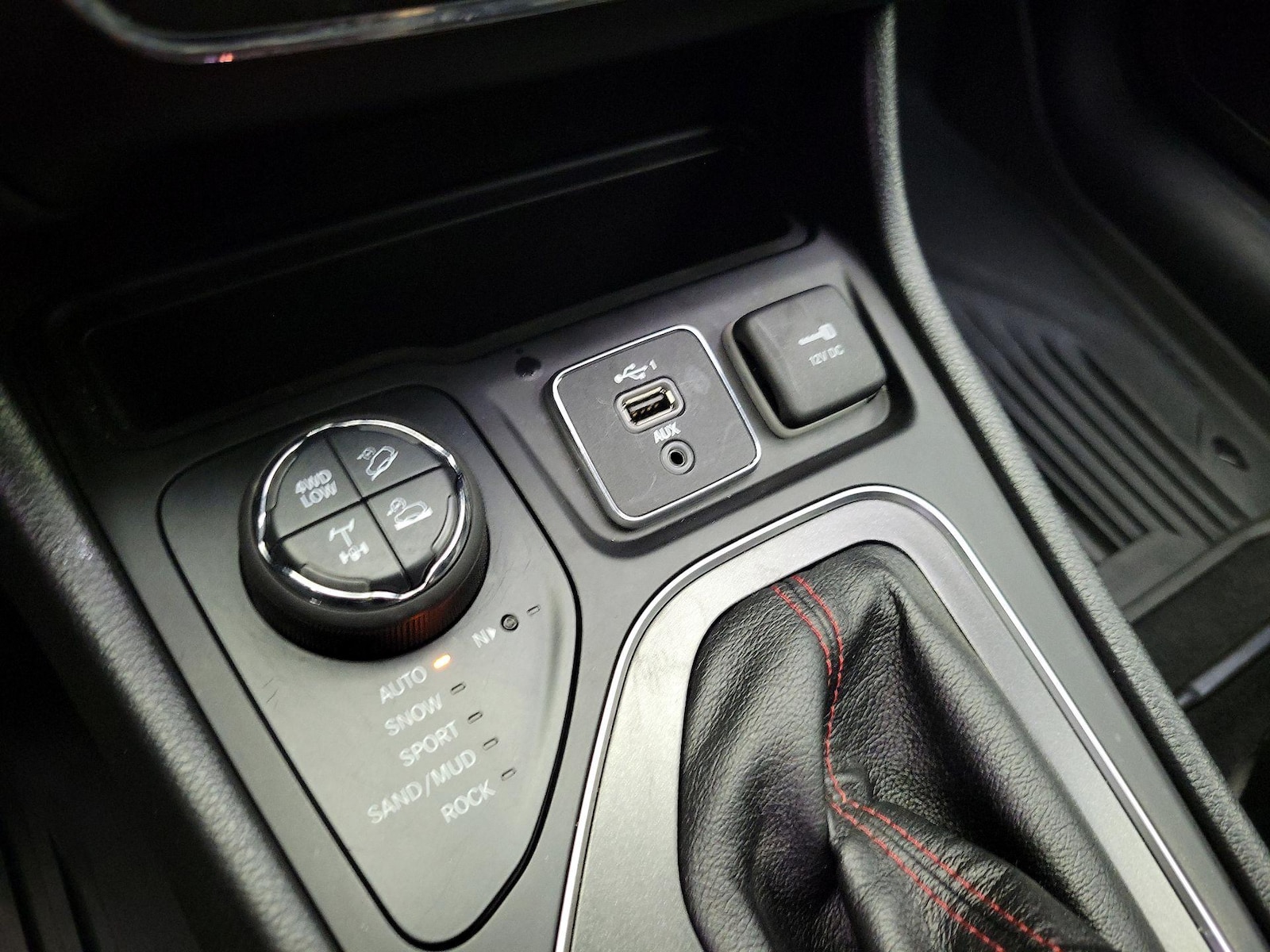 2020 Jeep Cherokee Trailhawk - Photo 19