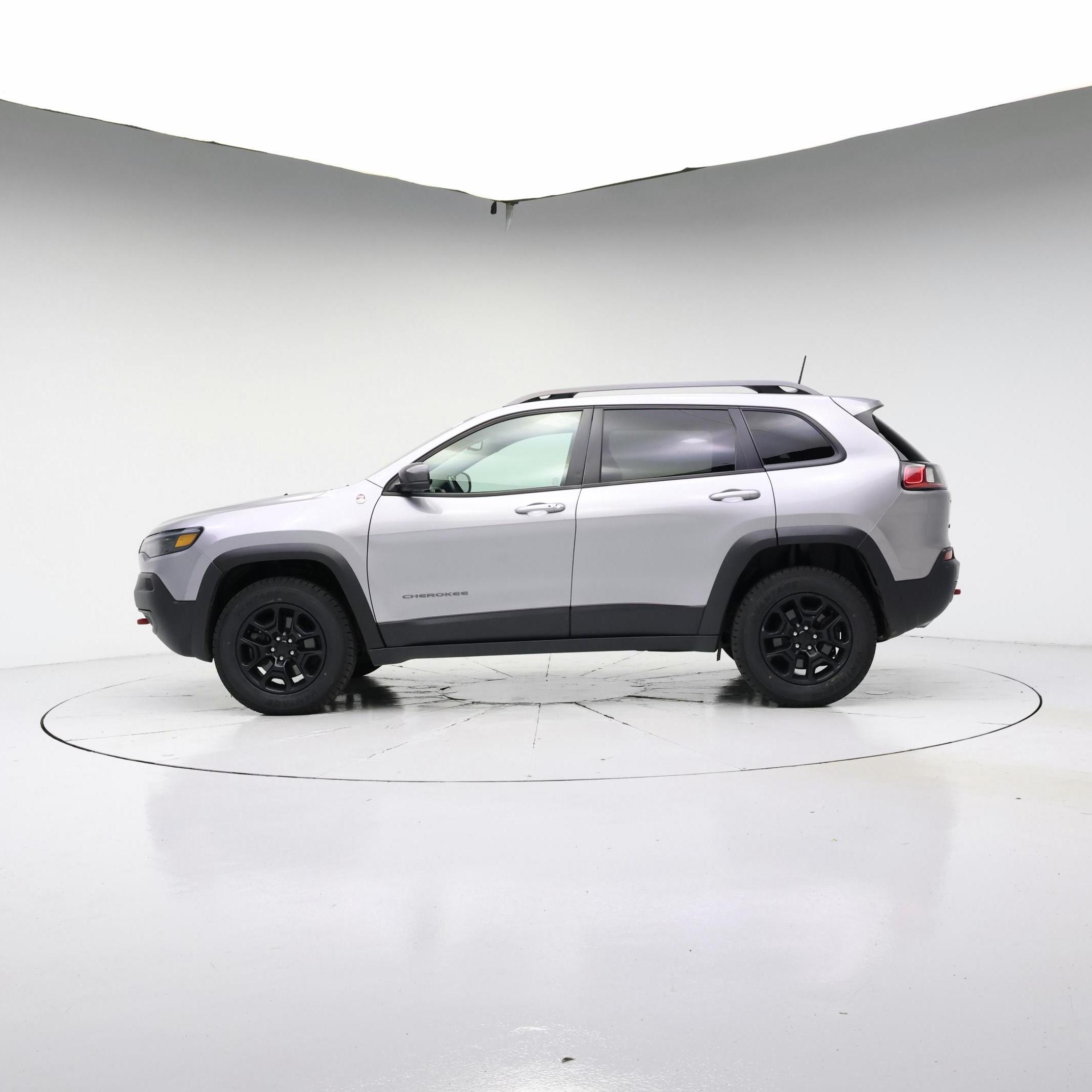 Thumbnail: 2020 Jeep Cherokee - 3