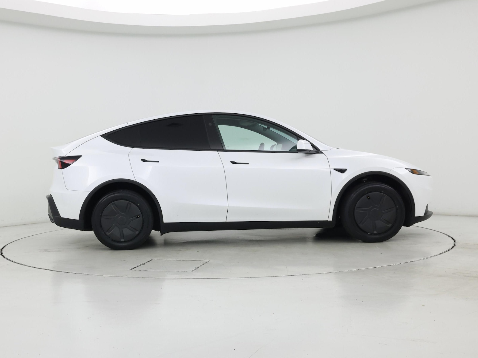 2026 Tesla Model Y Long Range - Photo 8