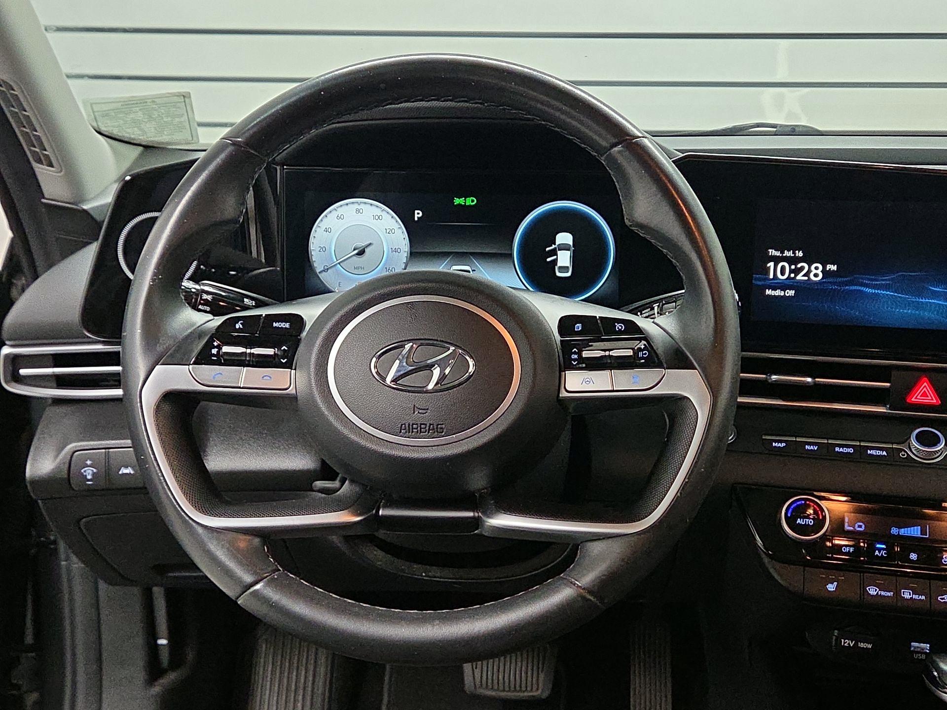 Thumbnail: 2023 Hyundai Elantra - 10