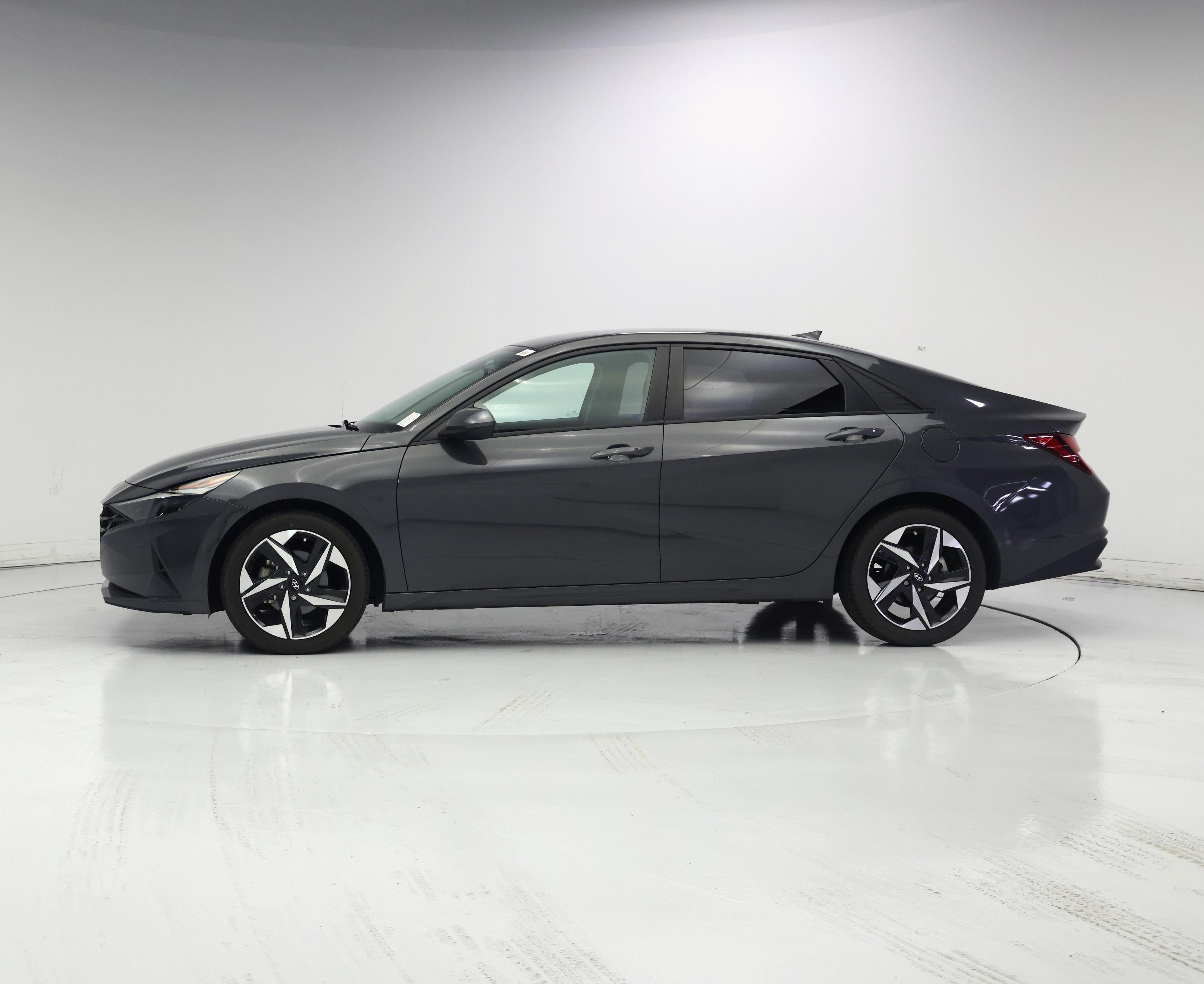 Thumbnail: 2023 Hyundai Elantra - 3