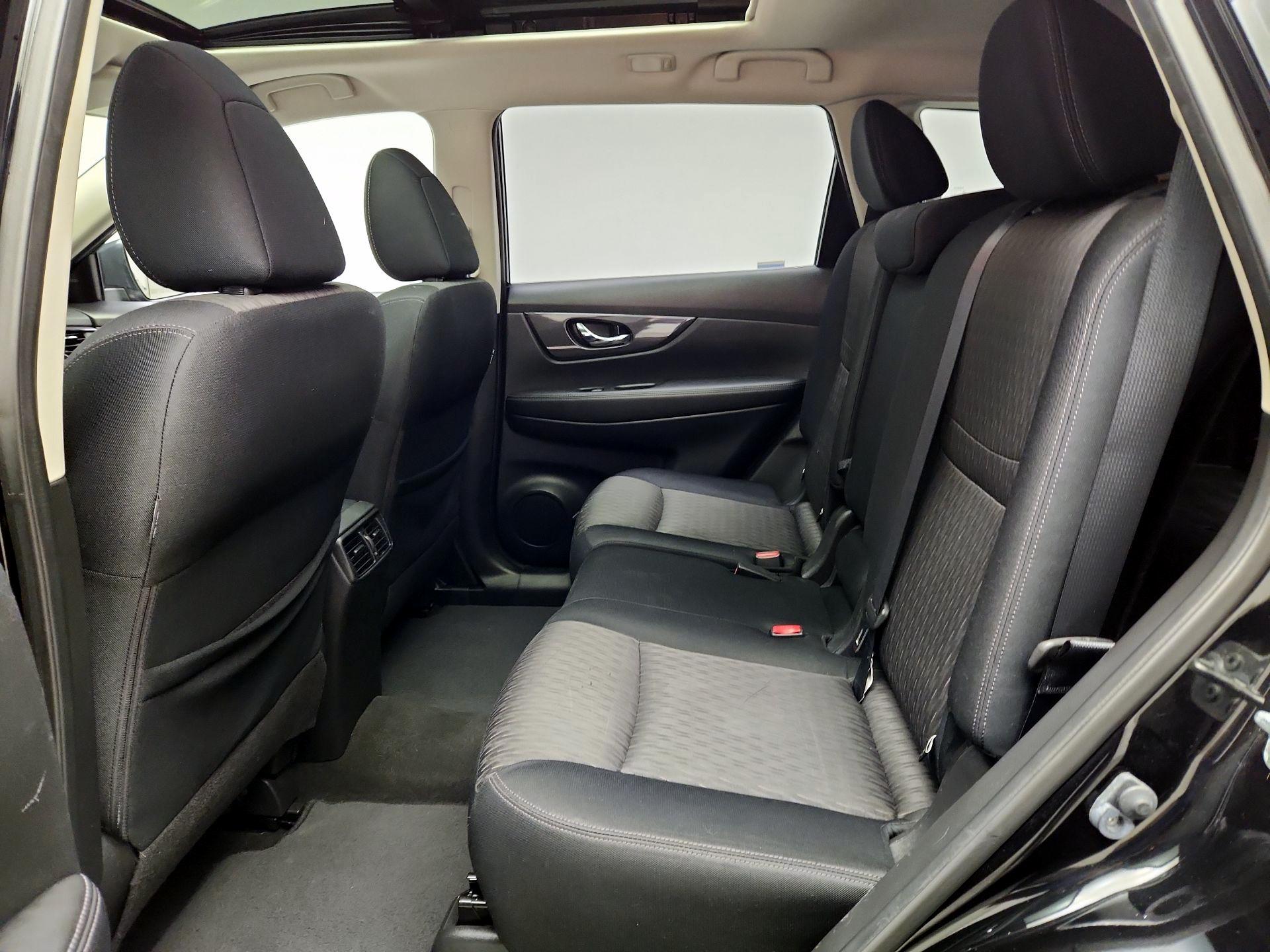 Thumbnail: 2017 Nissan Rogue - 19