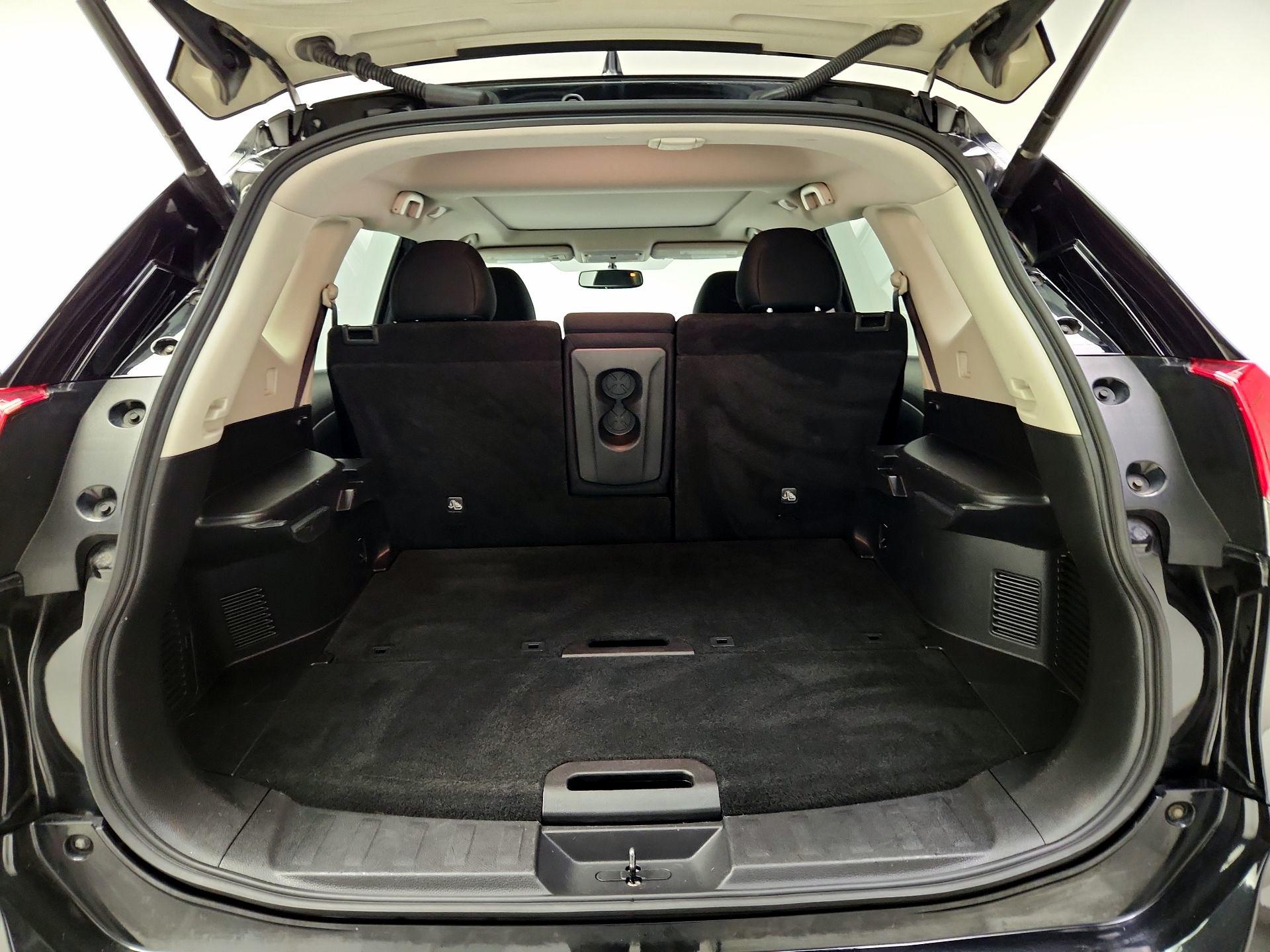 Thumbnail: 2017 Nissan Rogue - 20