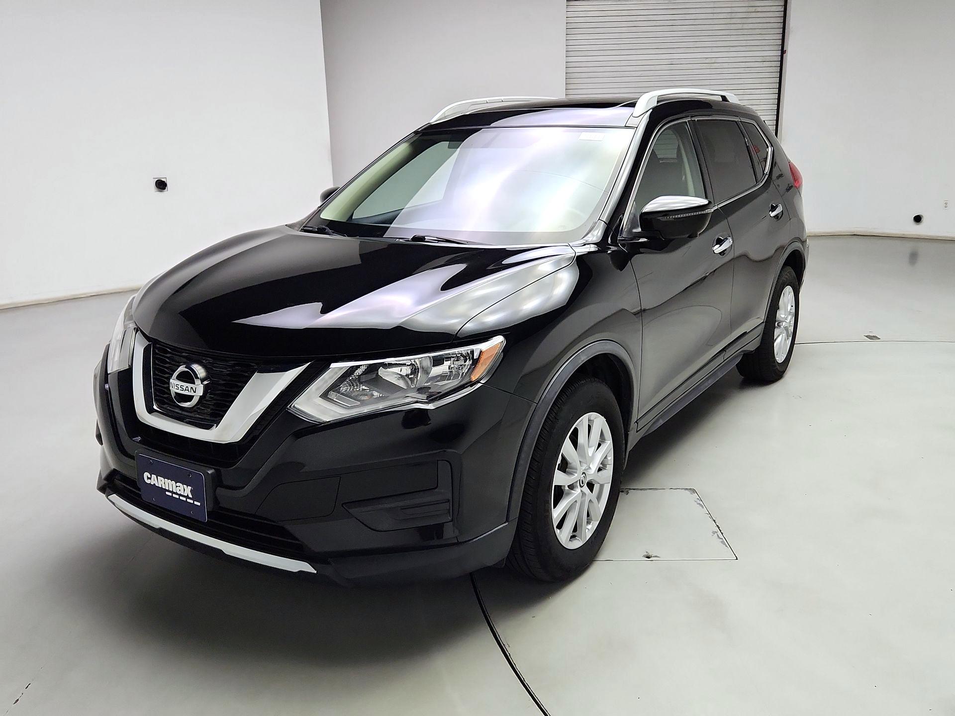 Thumbnail: 2017 Nissan Rogue - 3