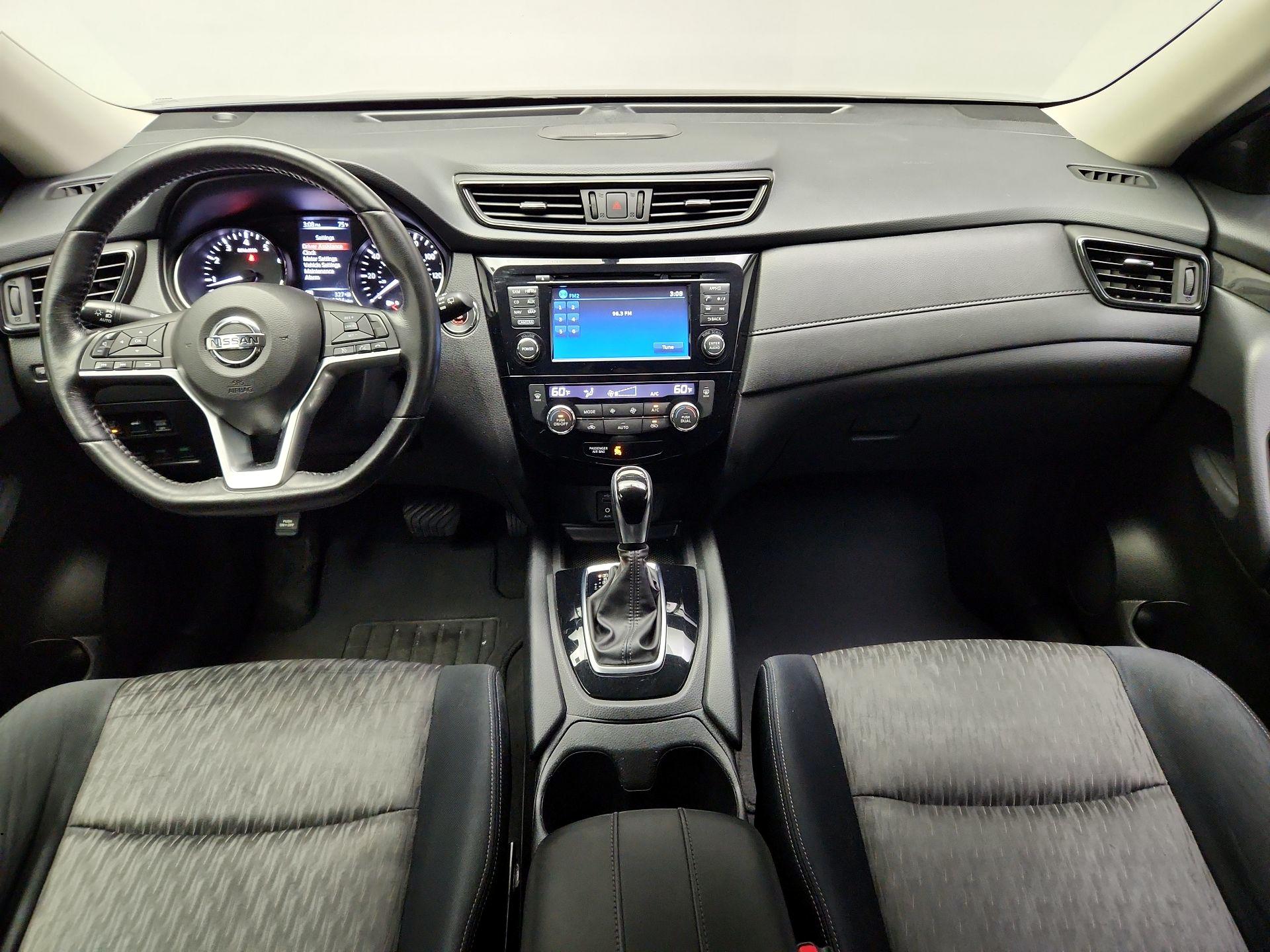 Thumbnail: 2017 Nissan Rogue - 8