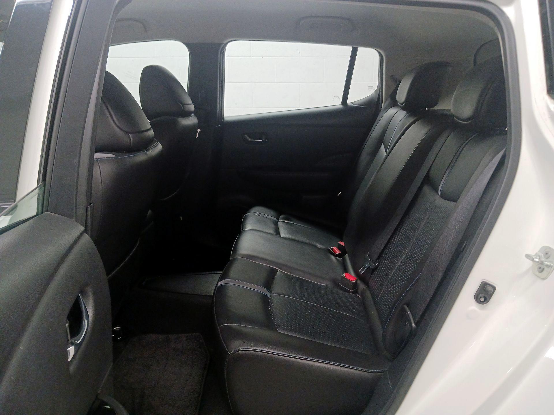 Thumbnail: 2019 Nissan Leaf - 16